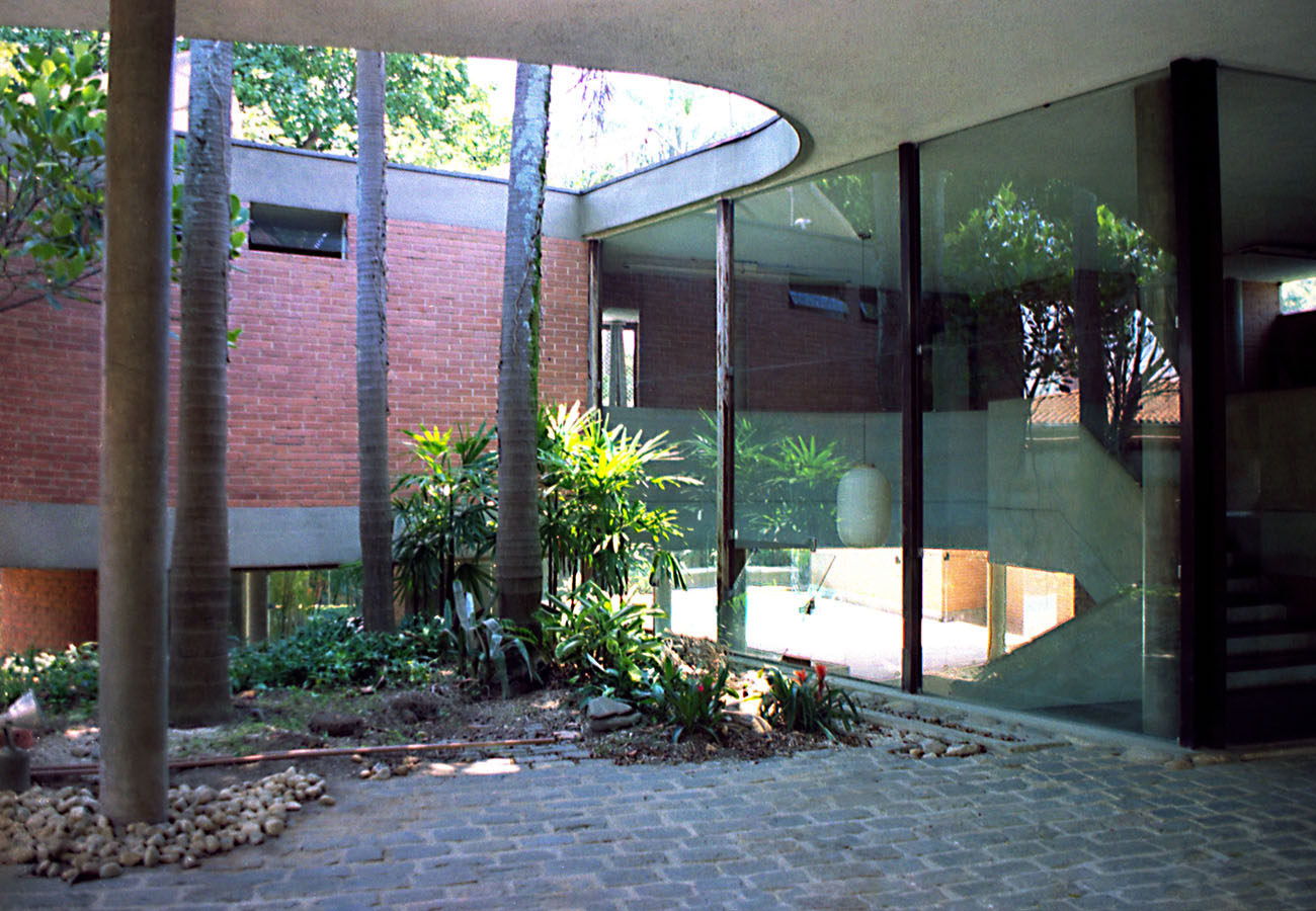 绿意盎然的家庭住宅-17