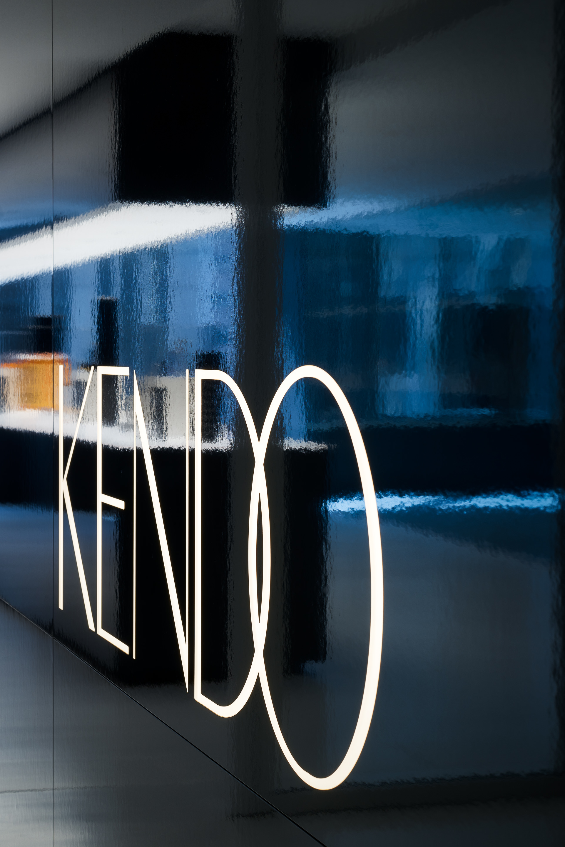 Kendo 孵化器办公室设计,色彩与轻奢的视觉盛宴-3