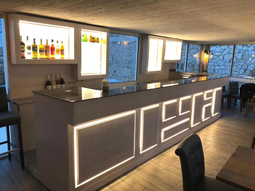 量身定制的小木屋酒吧-0