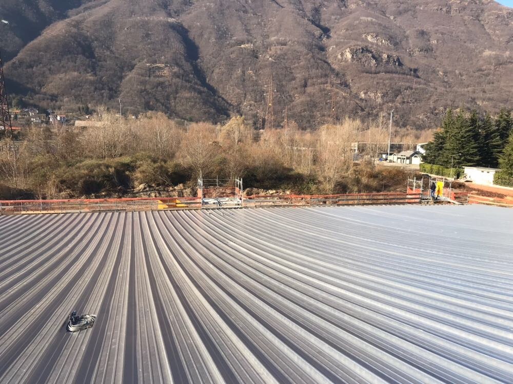 意大利 Gravellona Toce 多功能体育中心——创新金属顶棚设计-1