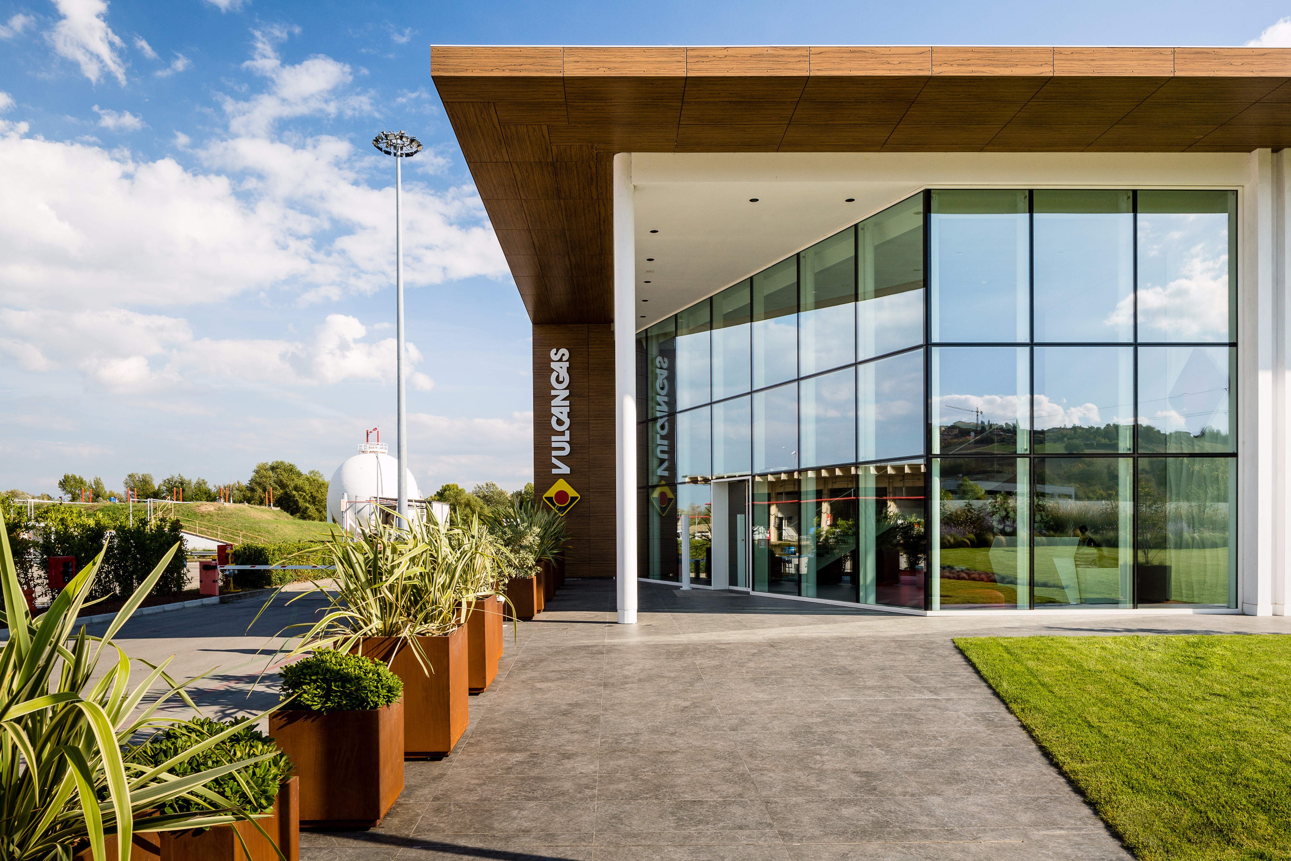 火山气体办公楼室内设计-3