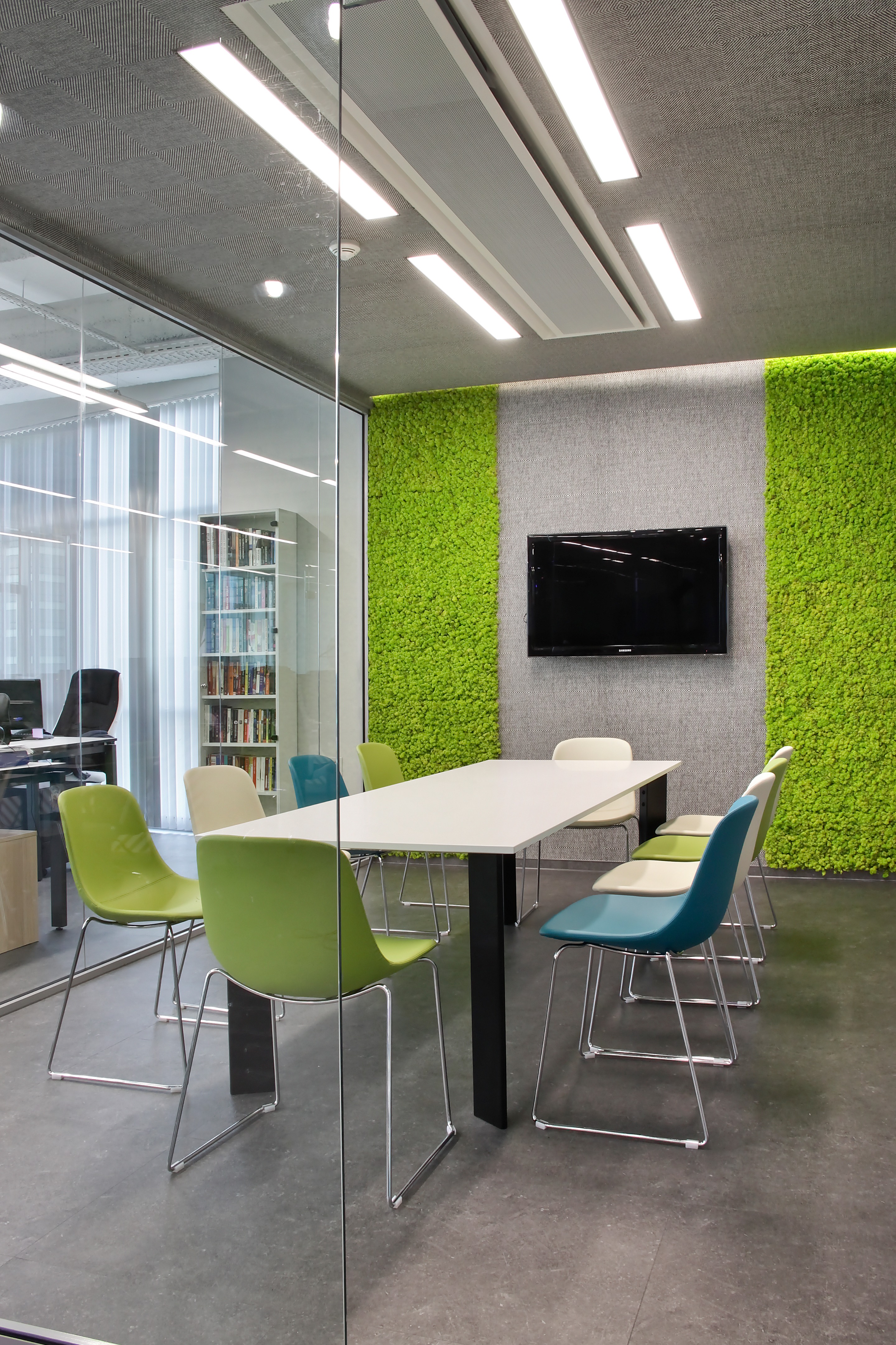 融合科技与复古的现代办公室设计-14