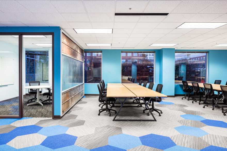 CloudBees Raleigh 办公室的活力设计-10
