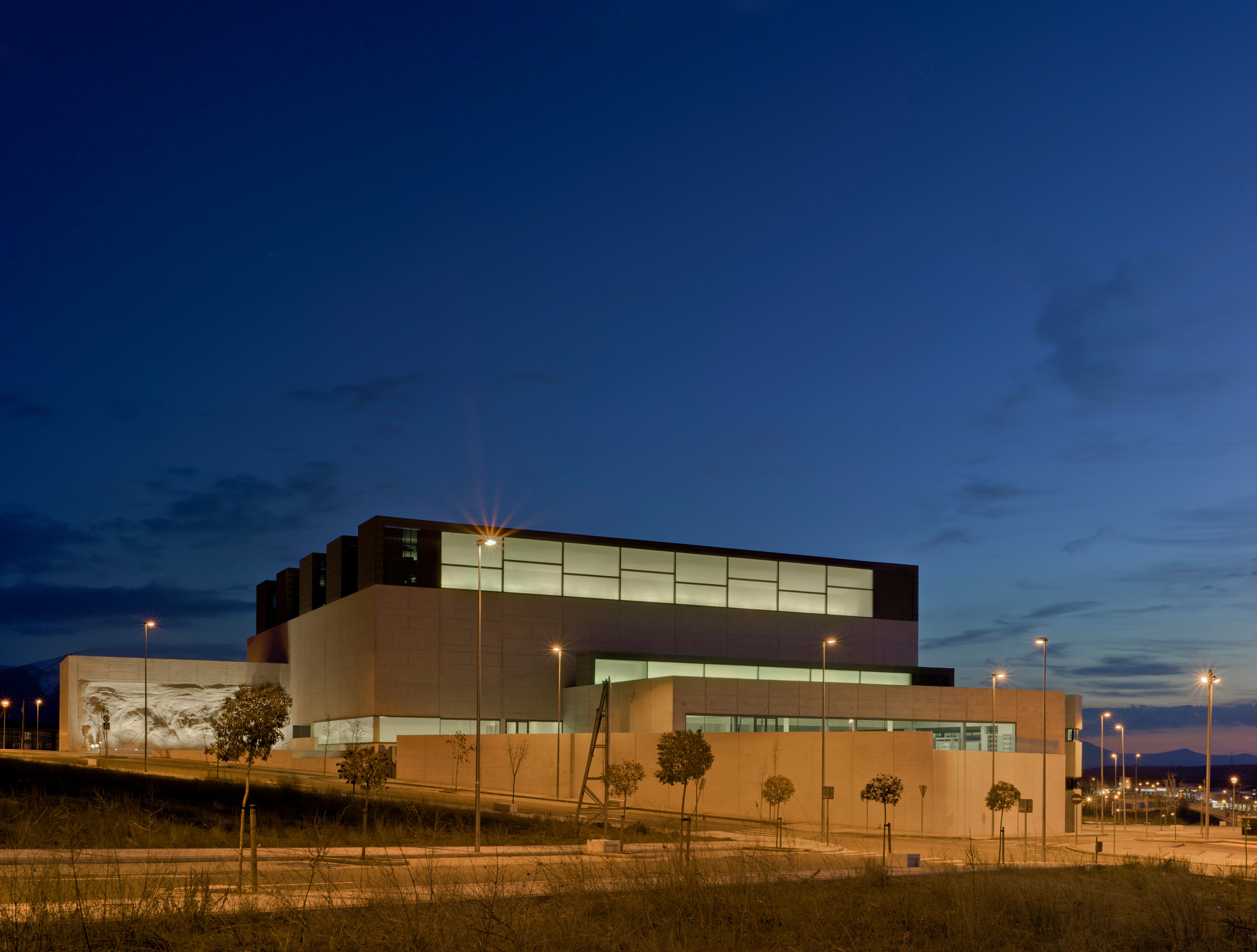 新塞哥维亚公共图书馆-1