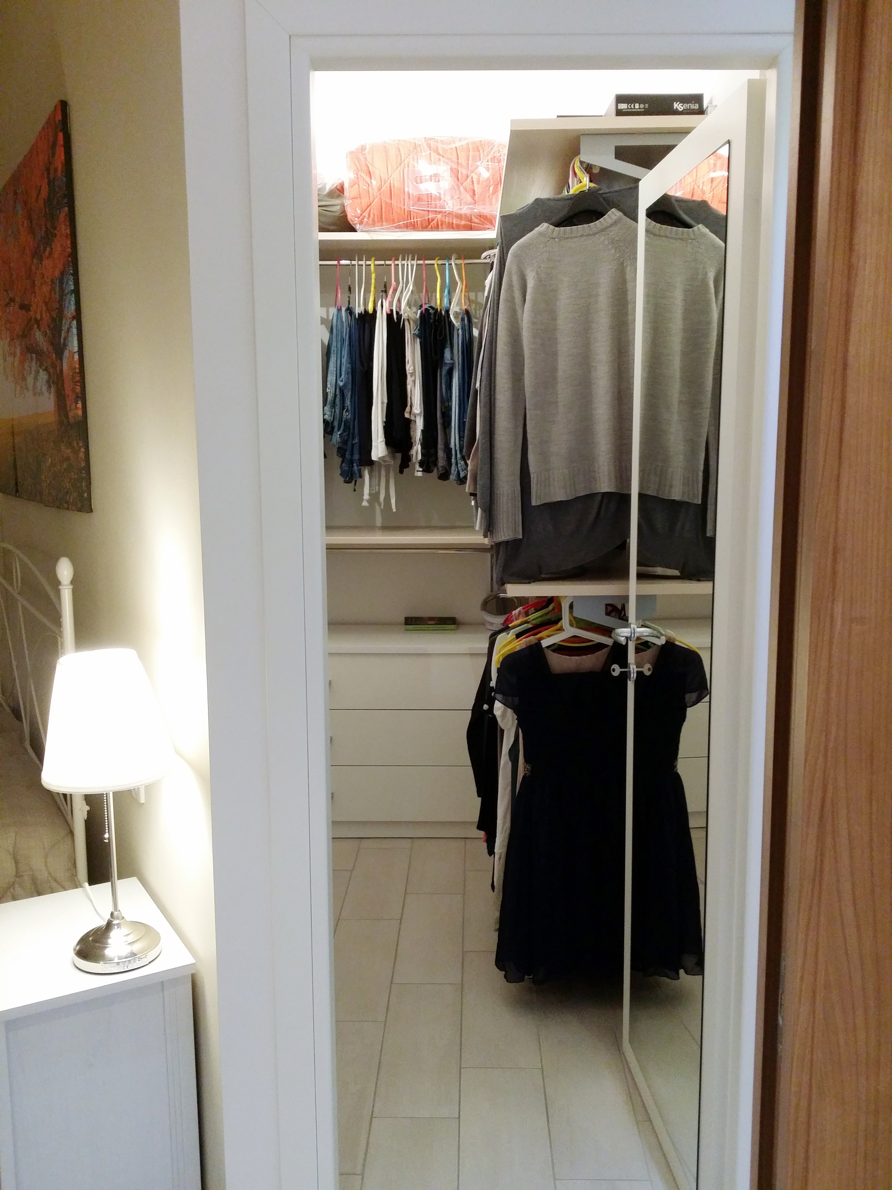 2014 年完工的个性化厨房玻璃面板装饰公寓室内设计案例-22