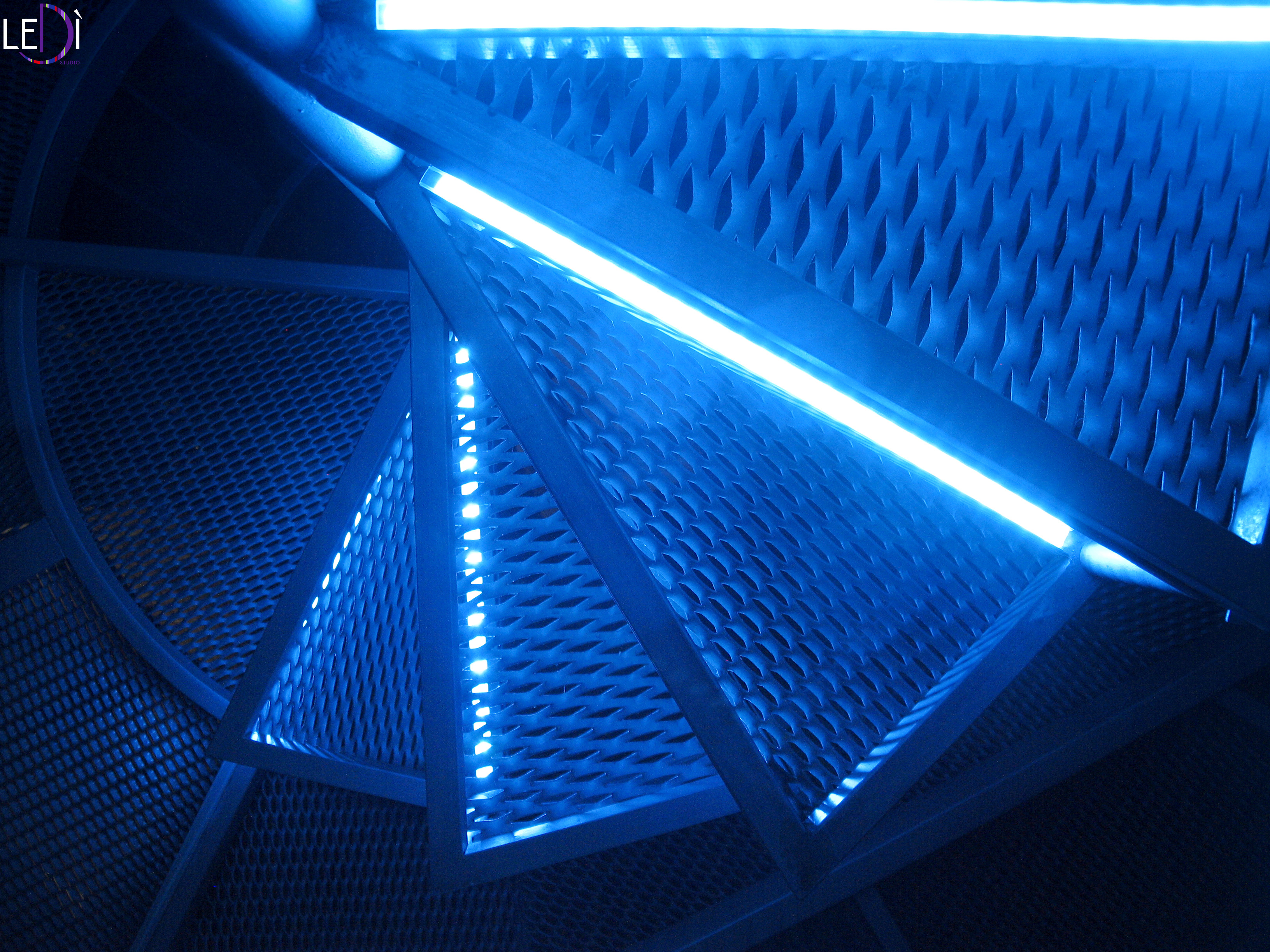 地下室秘境 · 玻璃盒中的彩色世界-22