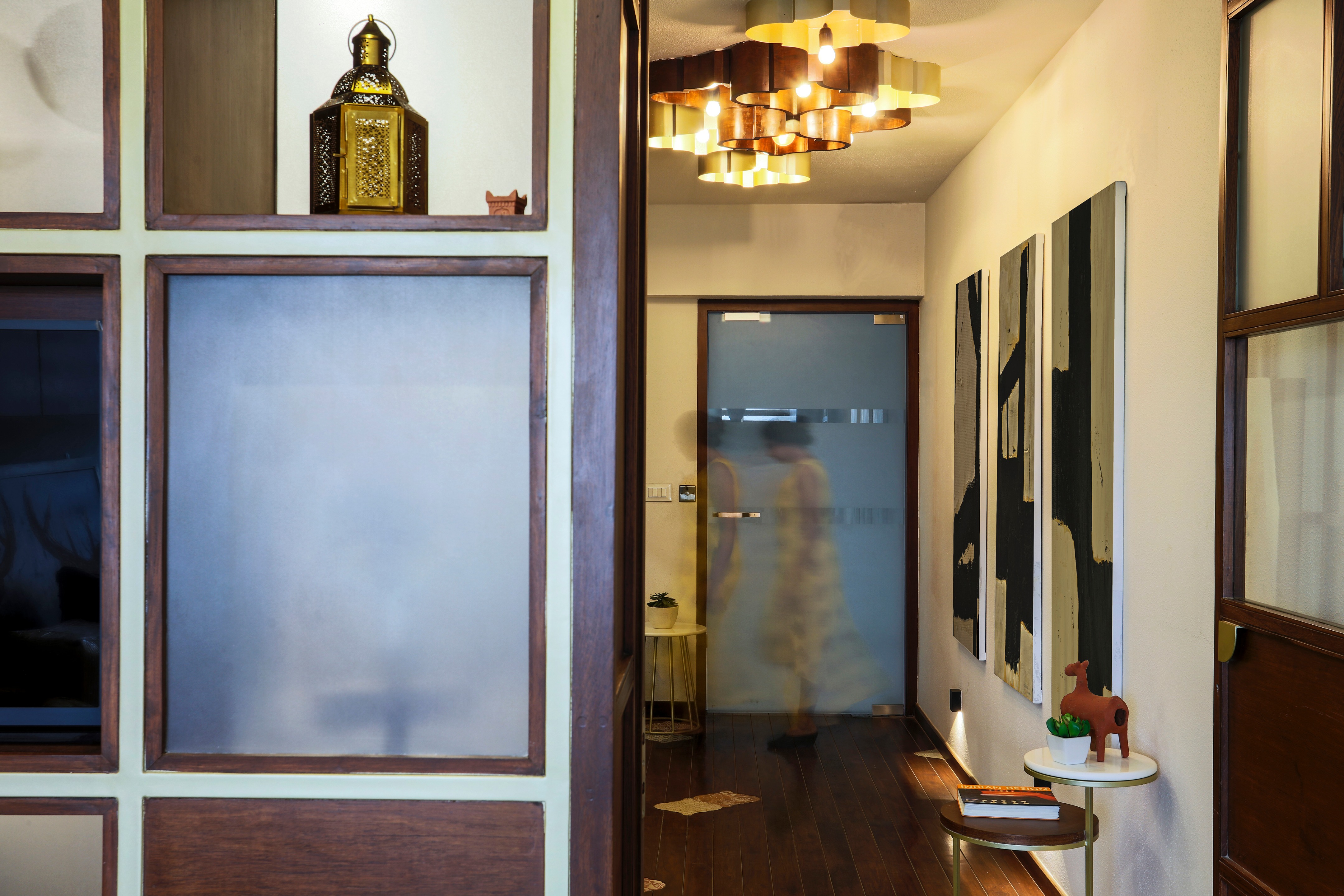 2018 年完成的 Kalpesh Modi 办公室设计 | 定制家具与照明设计的完美结合-8