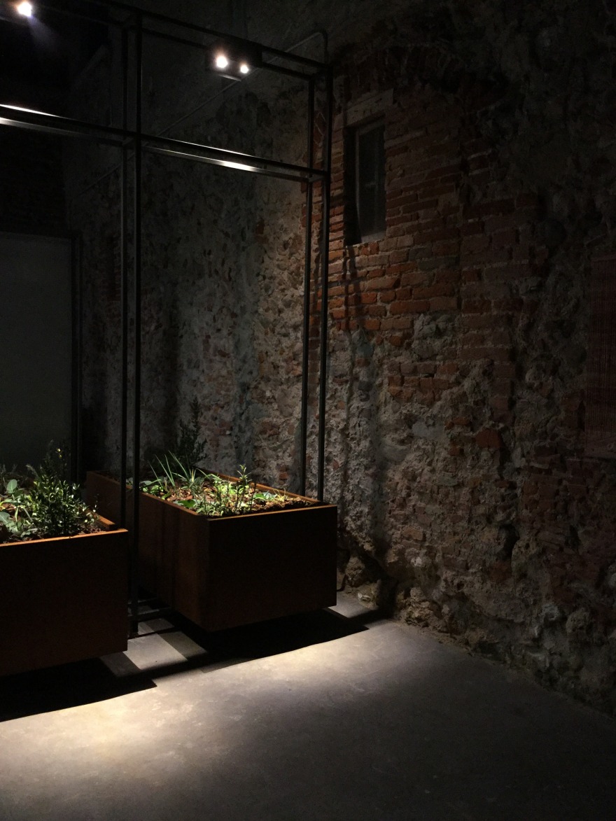 戏剧性光影下的美食舞台——2016 年完成的餐厅设计-18