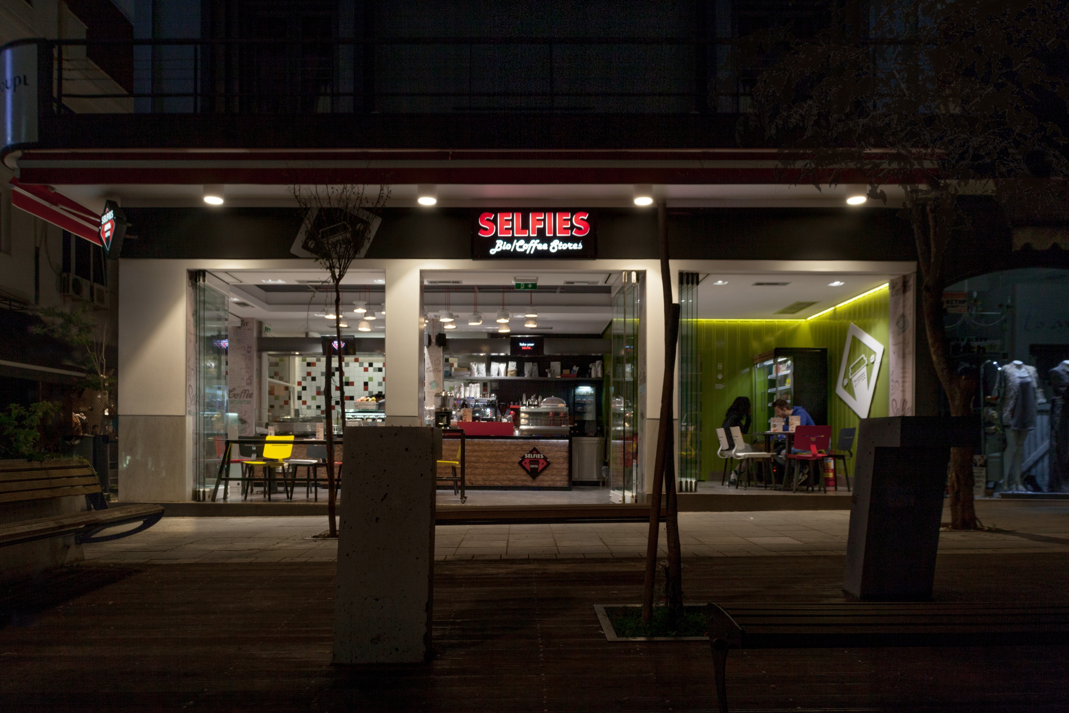 2015 年完成的 SELFIES 咖啡厅室内设计-6