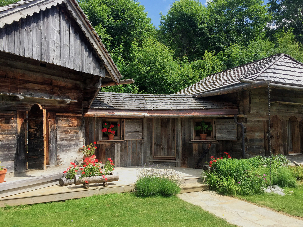 自然元素打造的阿尔卑斯山居设计-0