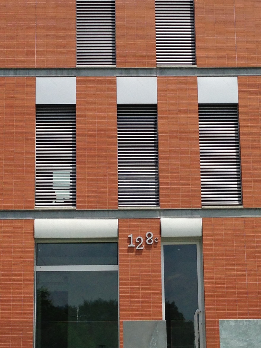 2013 年完成的 Direzionale 办公楼 | 精简现代的设计风格-0