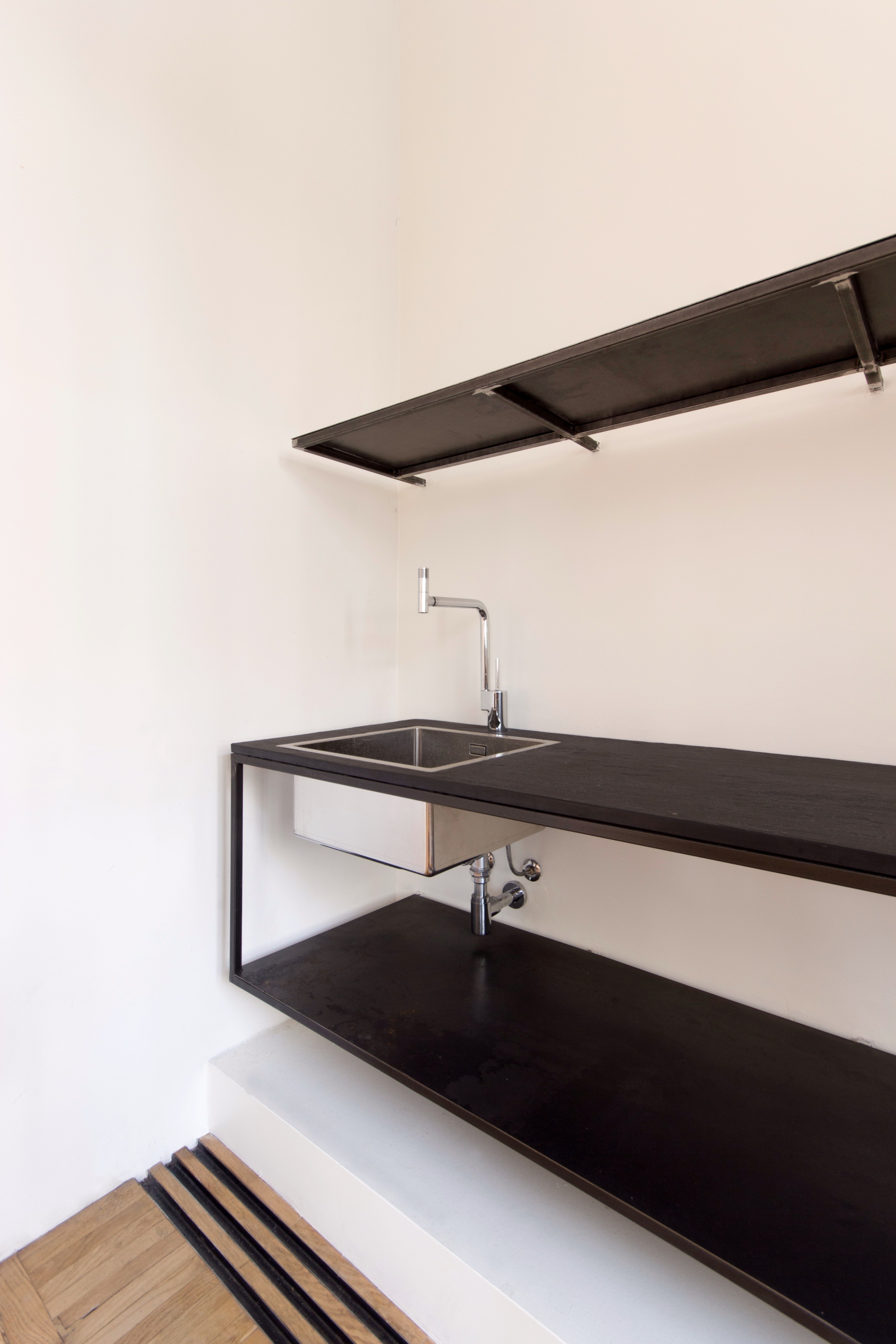 废弃办公室变身为高雅公寓-8