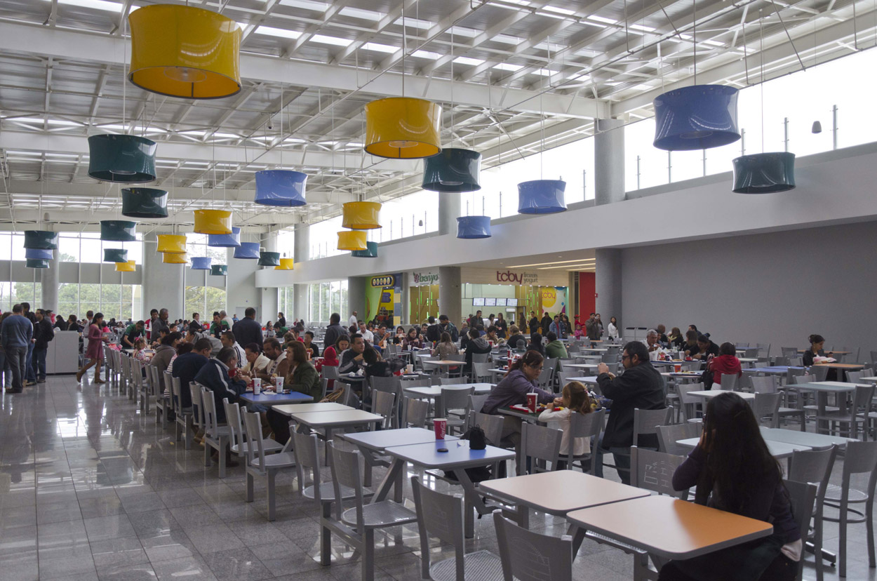 墨西哥帕西奥大都会购物中心 · MAC Arquitectos Consultores 的现代商业设计-10