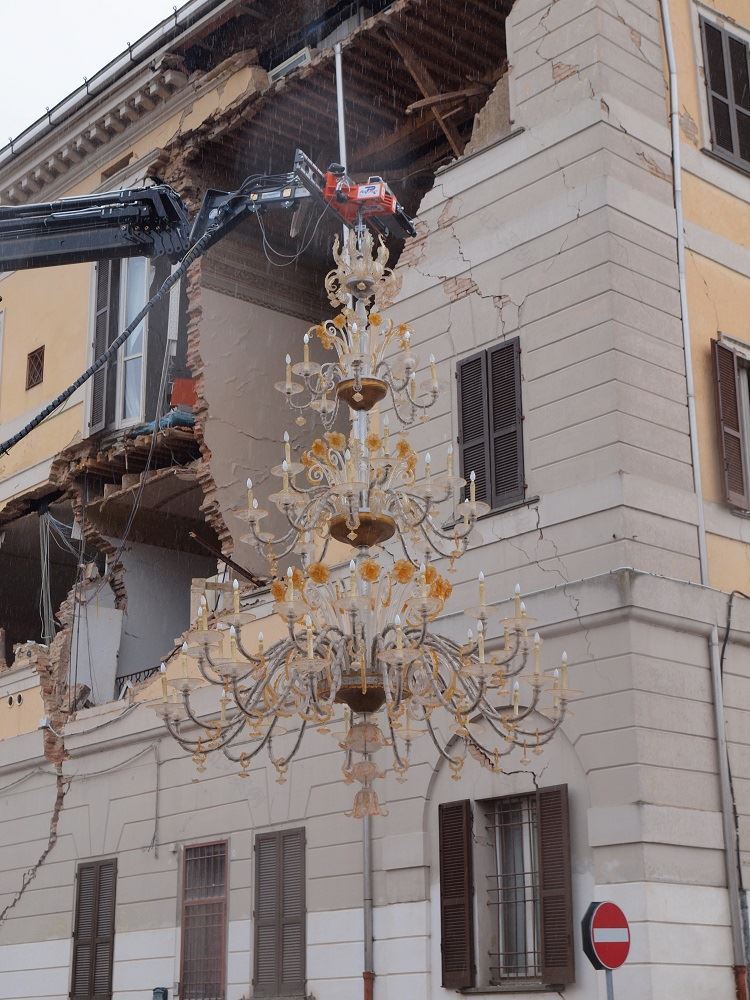 意大利圣阿戈斯蒂诺市政厅华美吊灯重焕新生-9