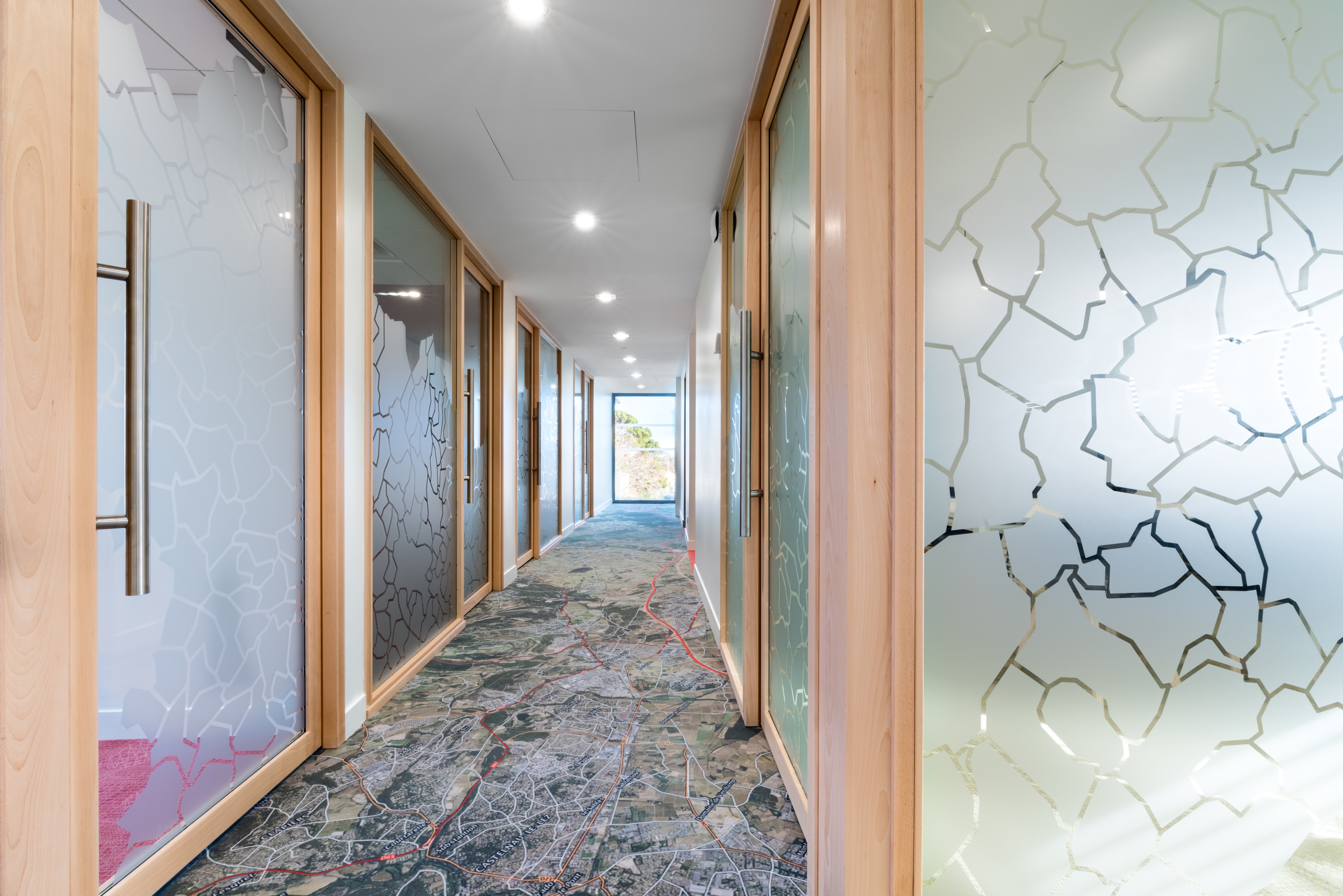 翻新 Caisse d'Epargne Languedoc Roussillon 办公室，展现现代办公空间魅力-13