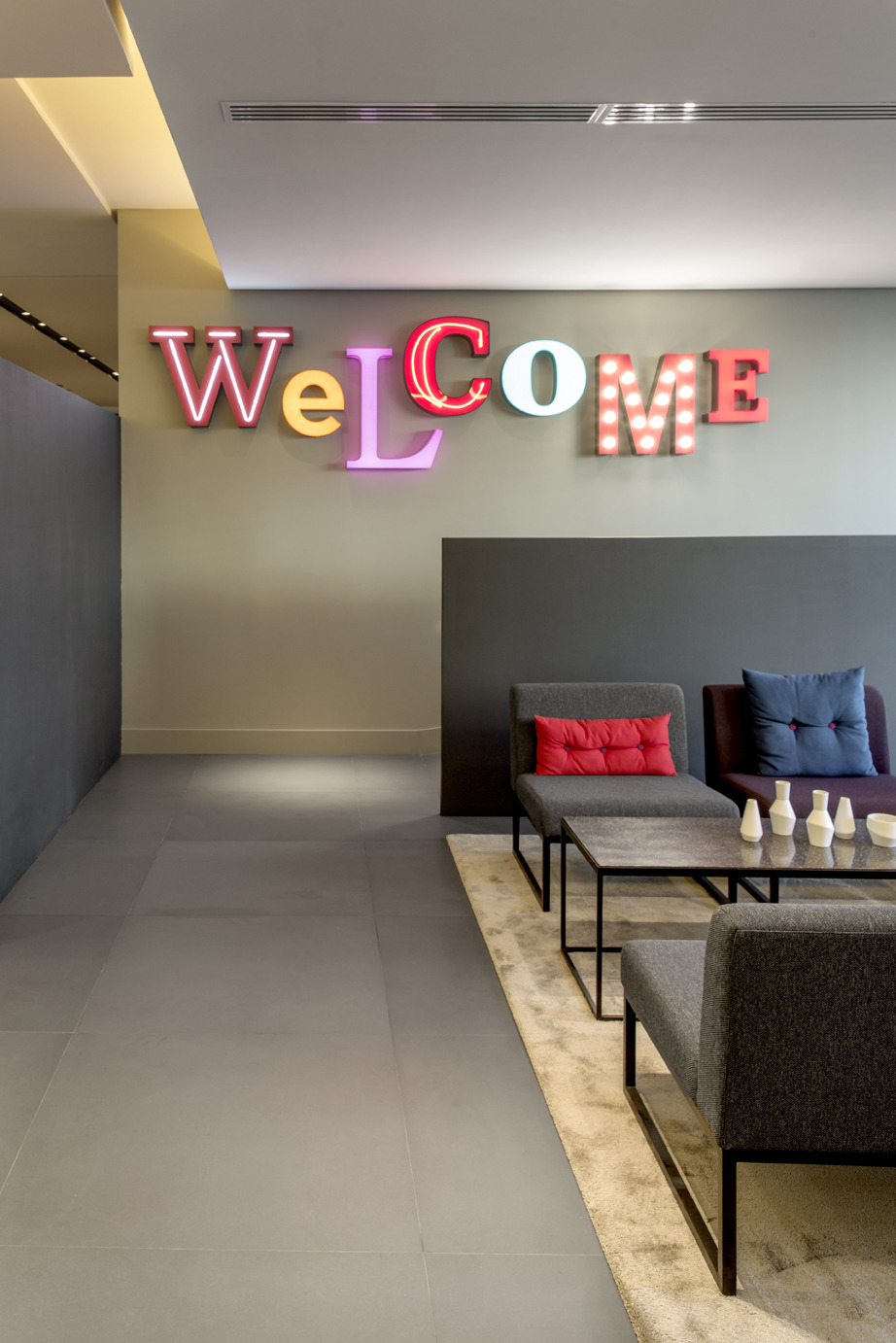 AZIMUT Vladivostok 酒店 | 苏联建筑的现代重生-1