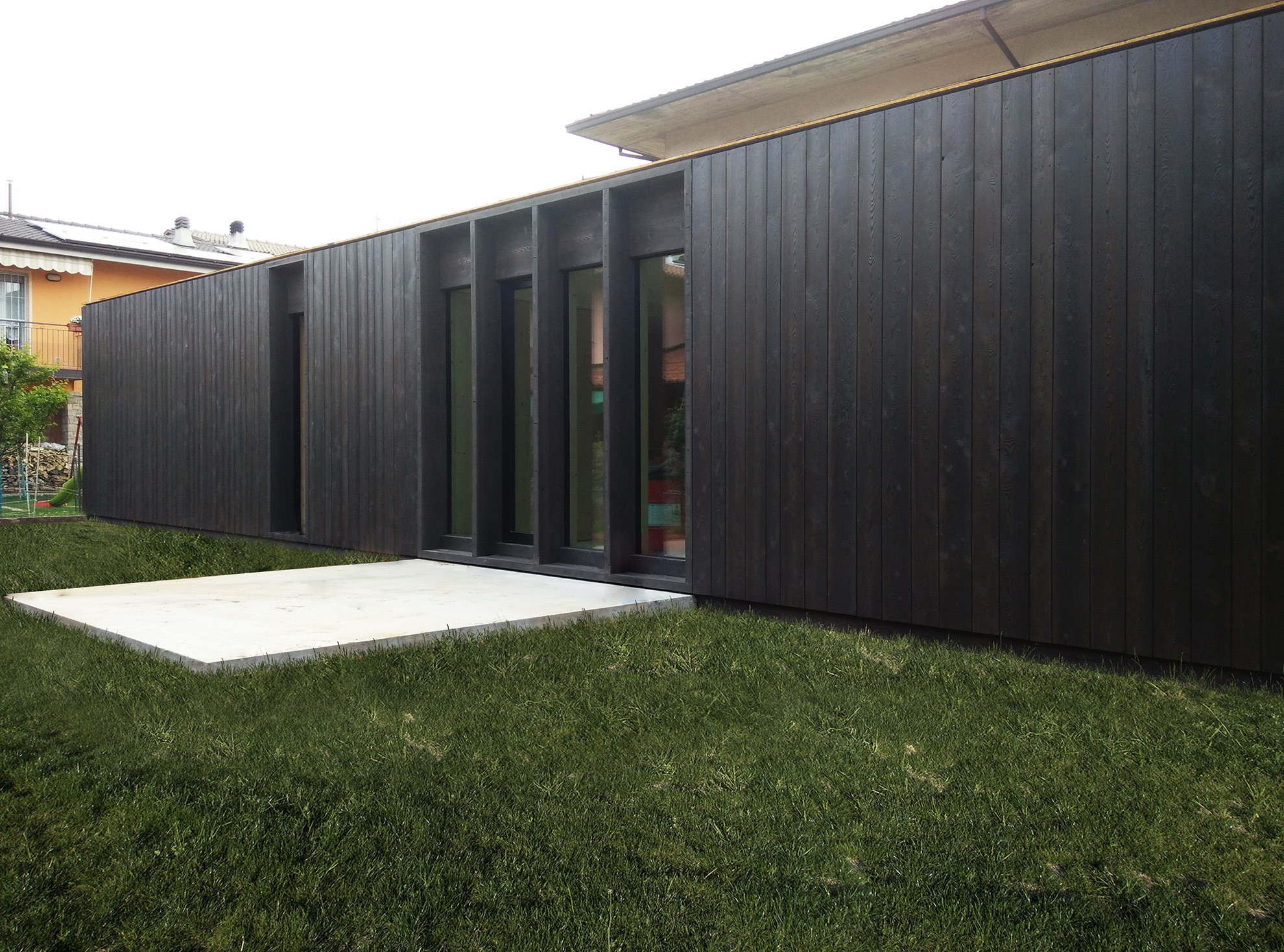 2017 年完成的木质单家庭住宅——Tube House-1