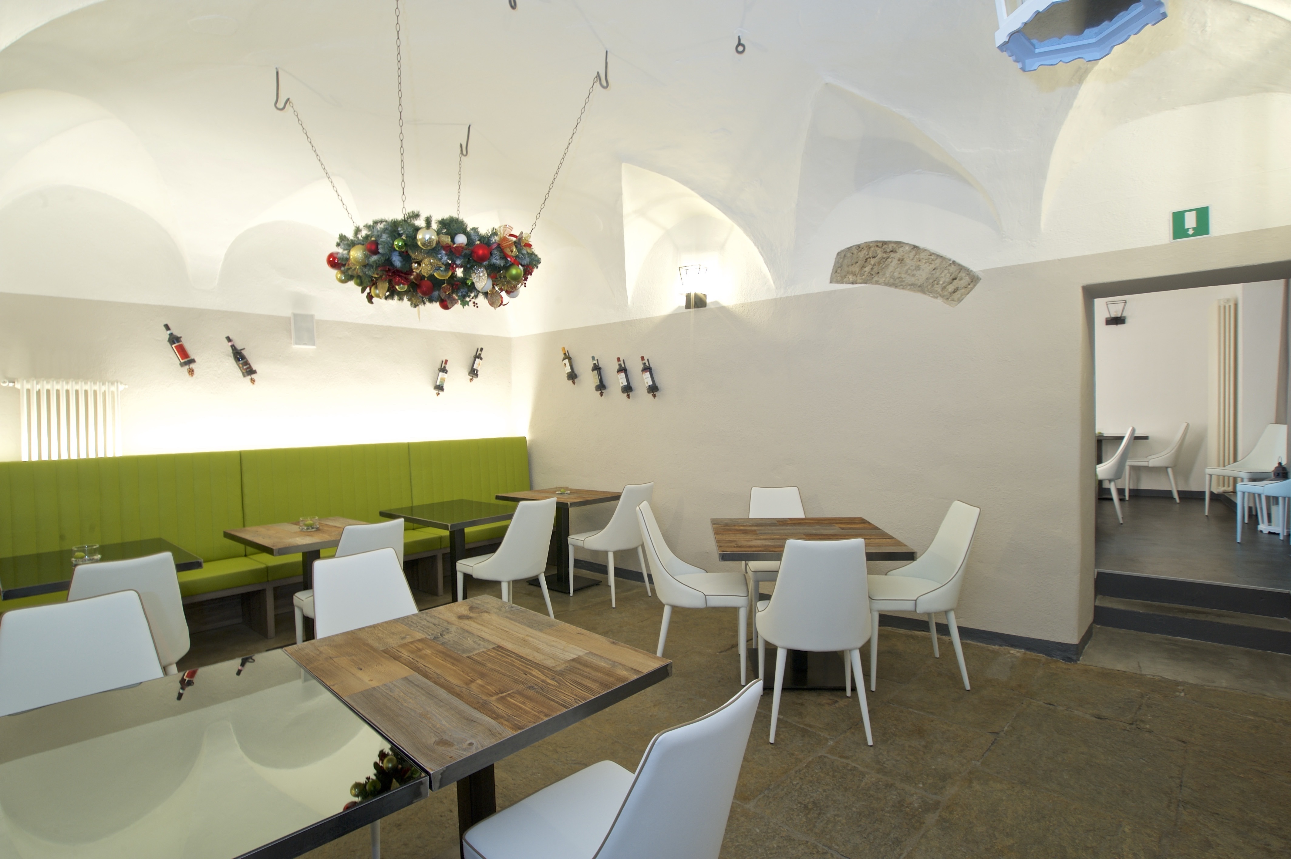 历史建筑中的现代餐厅设计-13