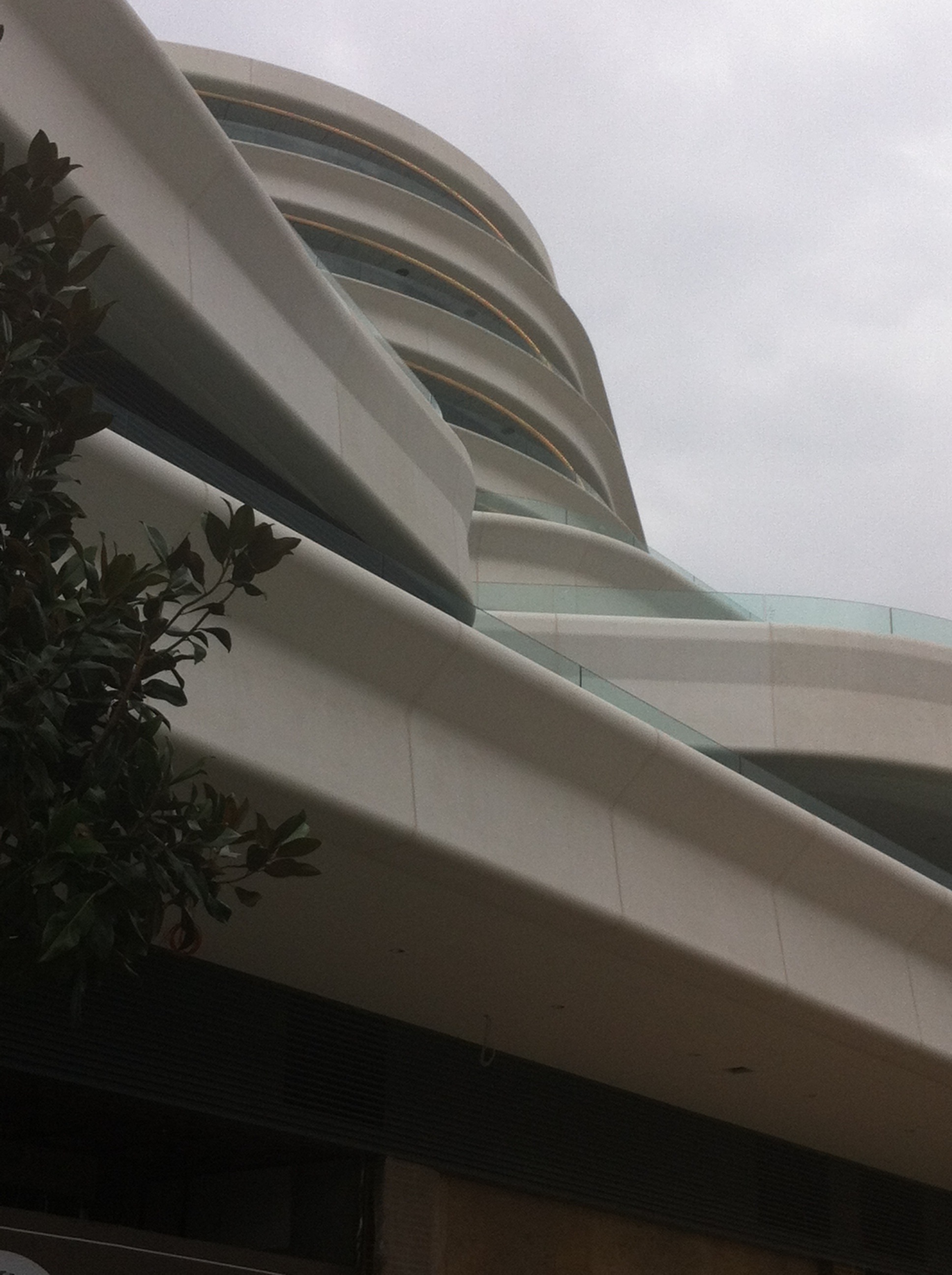 五层模块化办公室,和谐融入城市与宗教环境-6