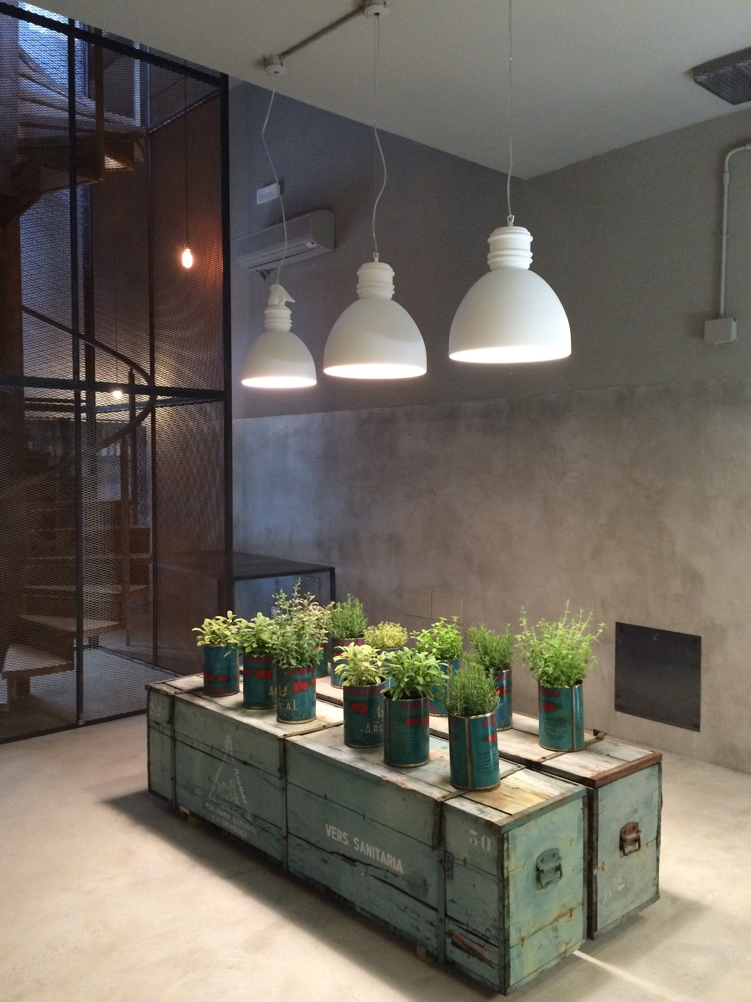 复古韵味与现代设计共融的餐厅空间-14