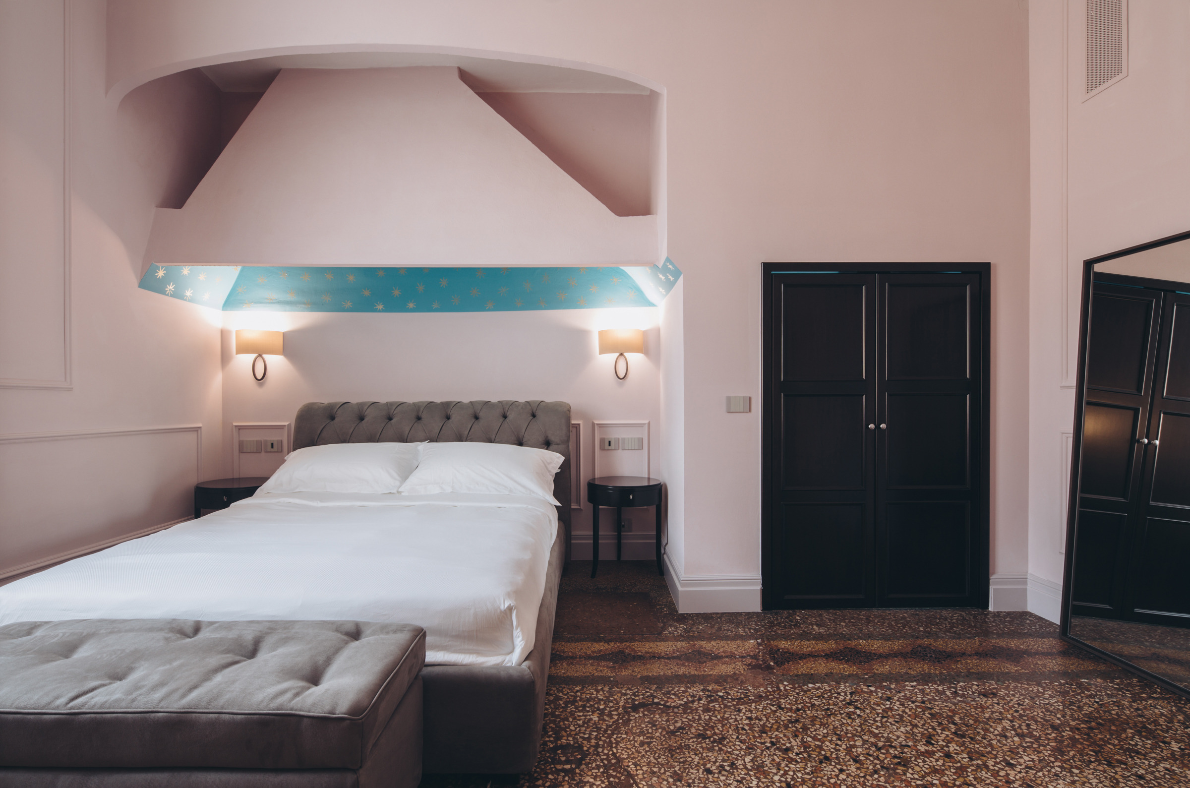 意大利博洛尼亚百年建筑的奢华套房新生-67