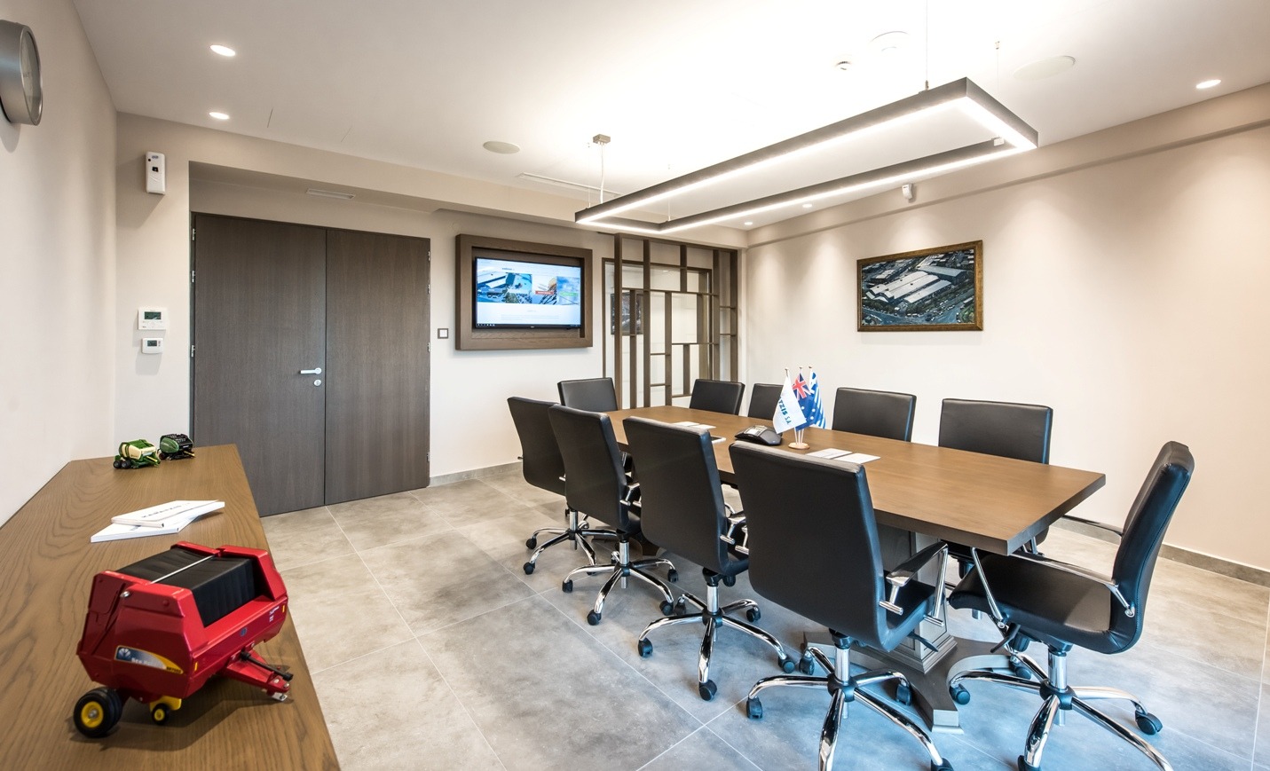 2017 年完成的 KARATZIS S.A.办公室大楼室内设计案例-27