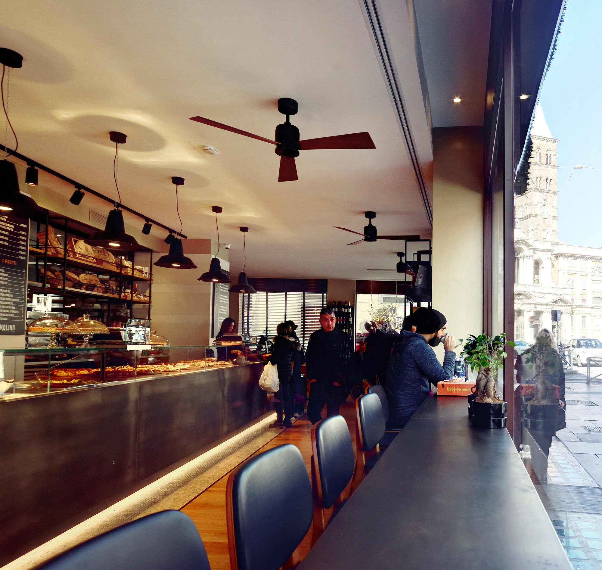 罗马 Molino 烘焙坊,温馨意式空间-4