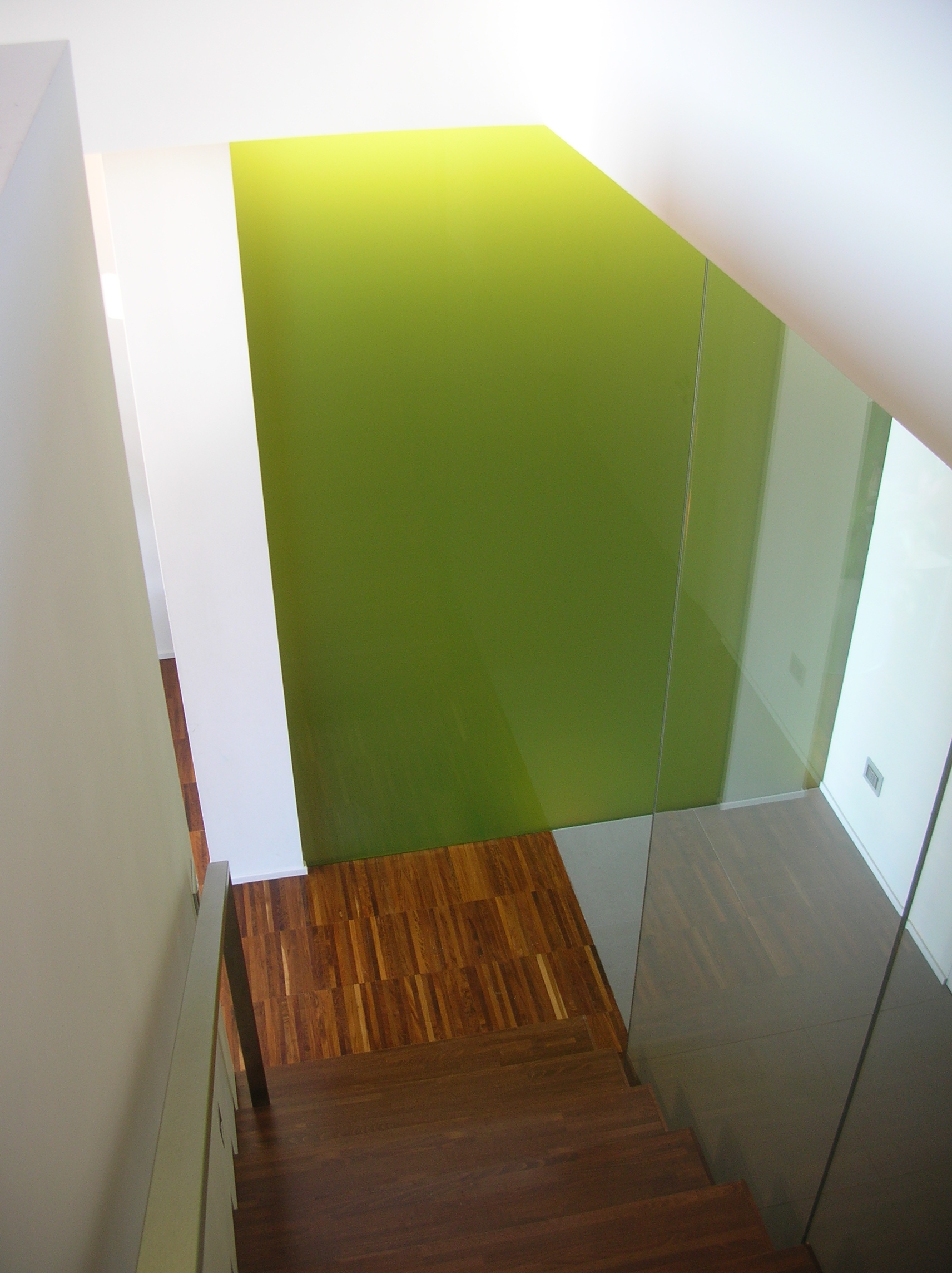 双层玻璃与不锈钢框架的现代住宅设计-5