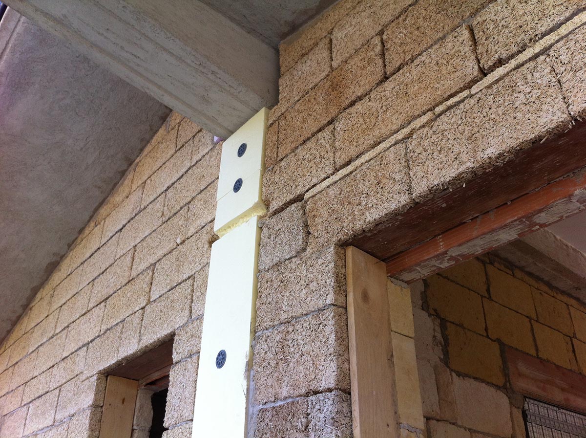 2013 年完成的意大利石灰与大麻节能住宅-16