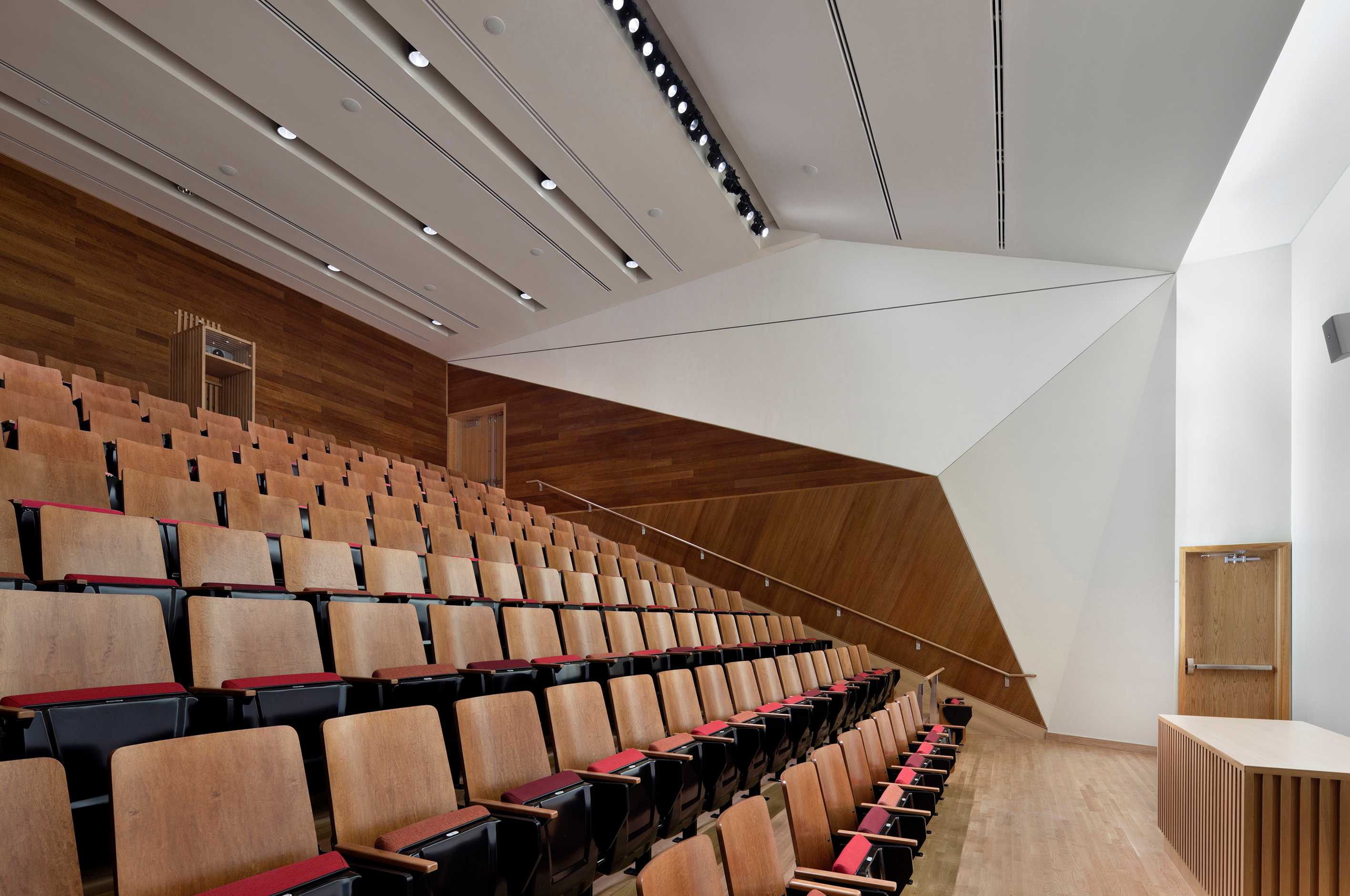 哥伦比亚大学西北角大厦-3