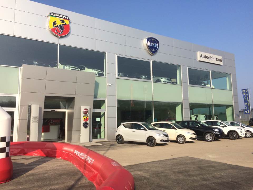 改造意大利厂房 打造现代汽车销售展示空间-2