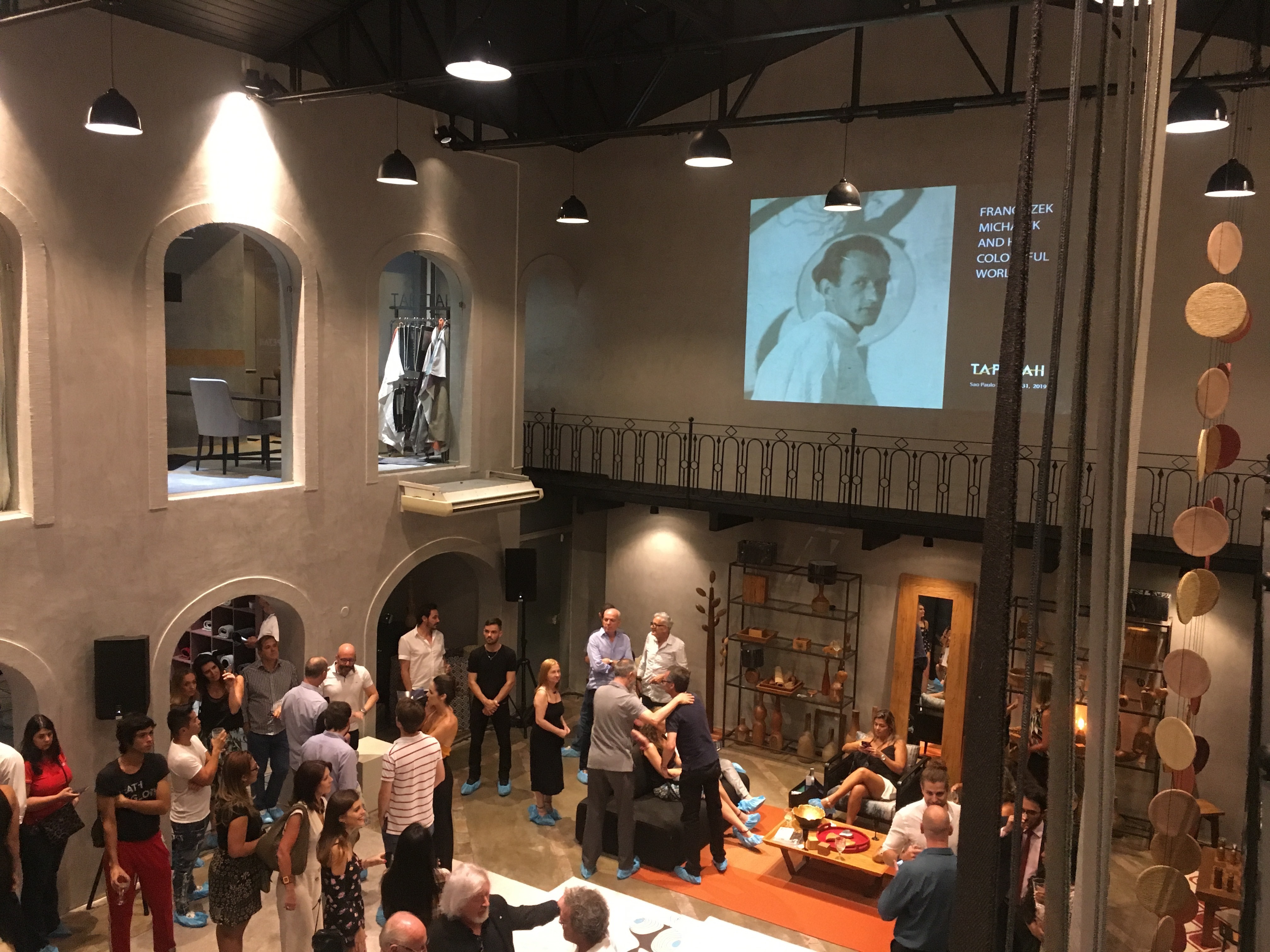 巴西旗舰家居店，打造独具特色的展示空间-11