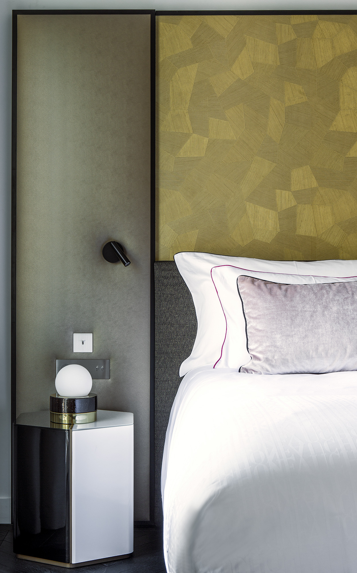 巴黎馥颂酒店 | 粉色与黑色演绎的法式浪漫-37