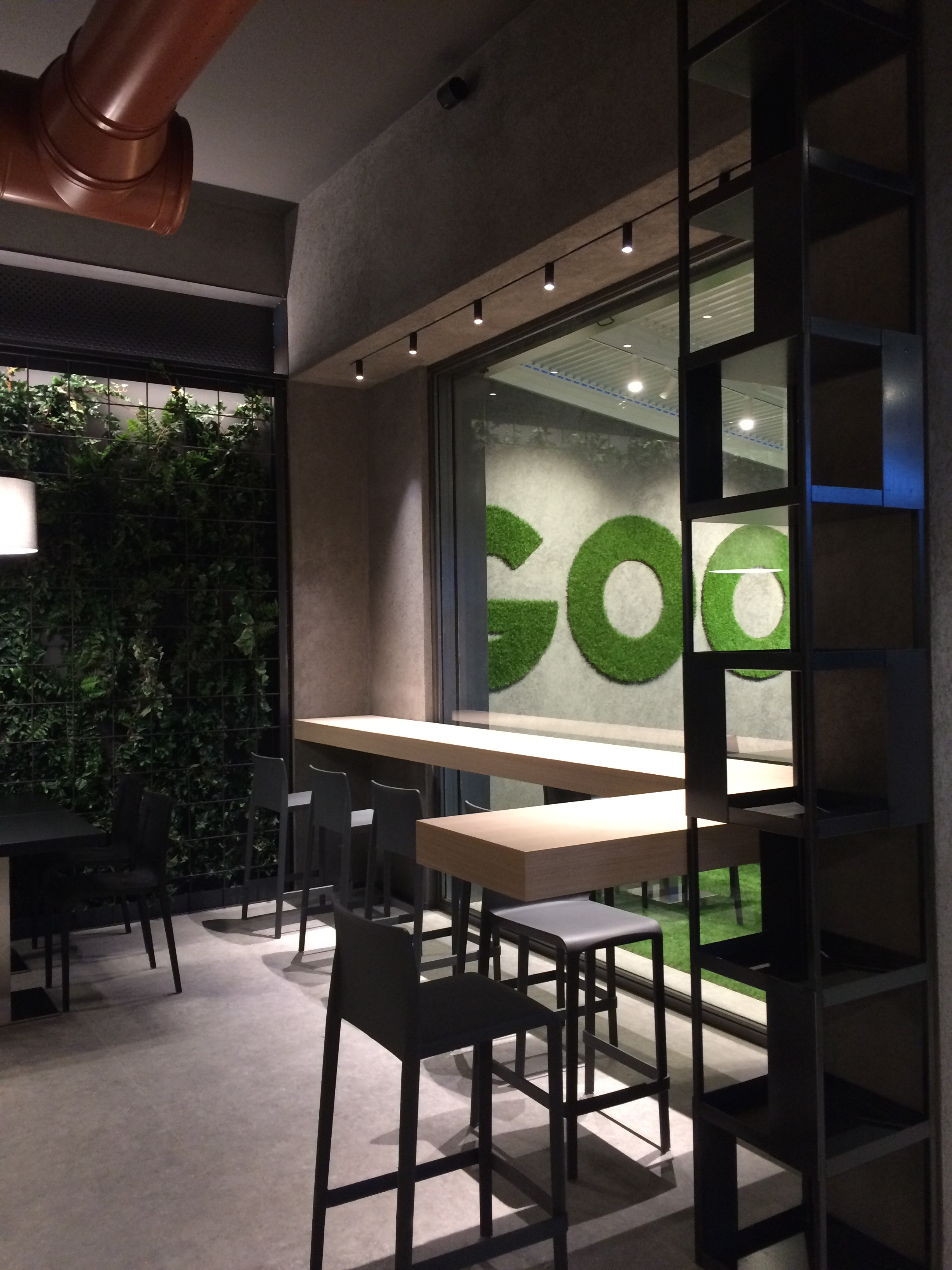 self可译为自我自身自己等；cafè应是café，可译为咖啡馆咖啡店-4