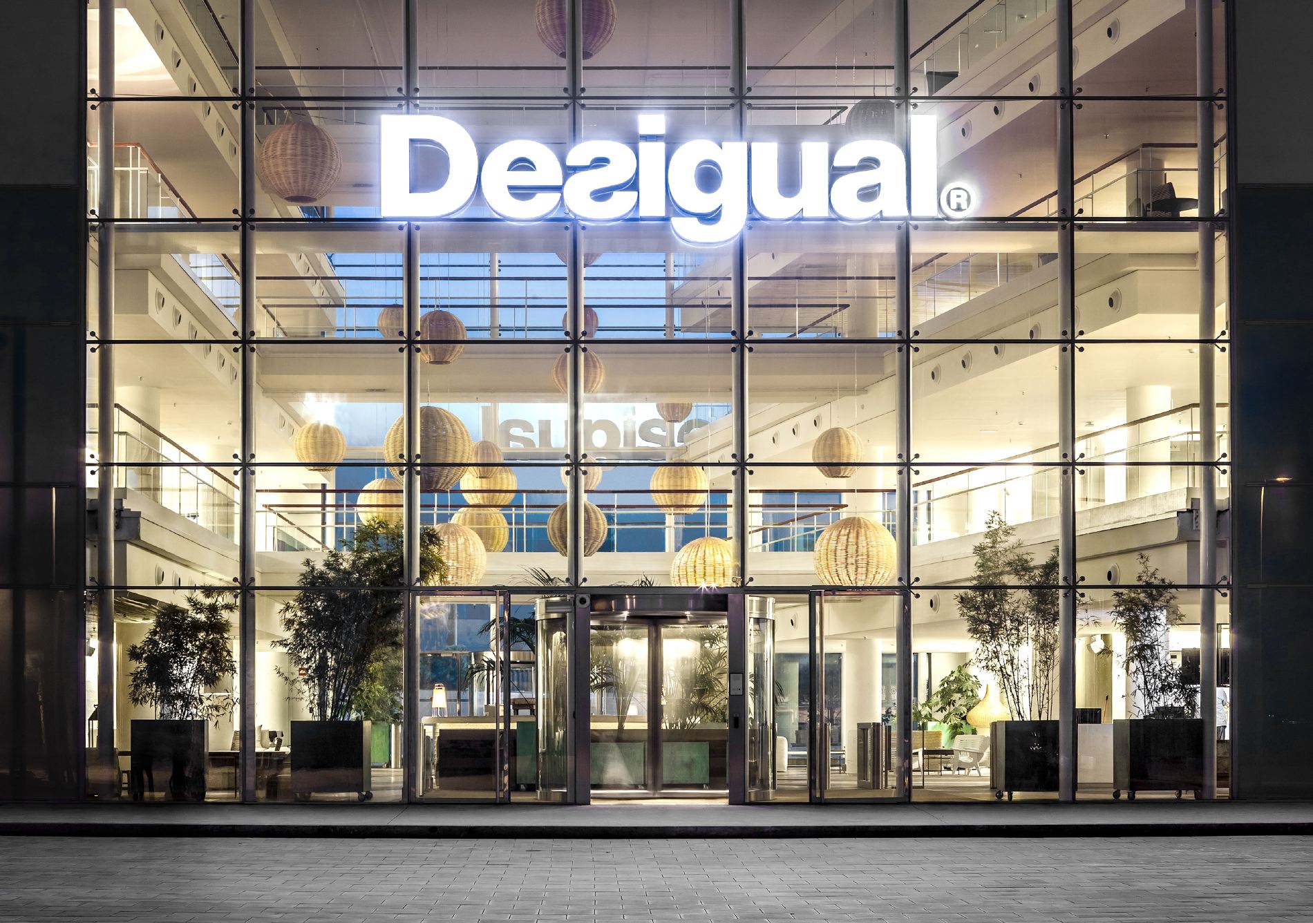 巴塞罗那 Desigual 总部室内设计-0