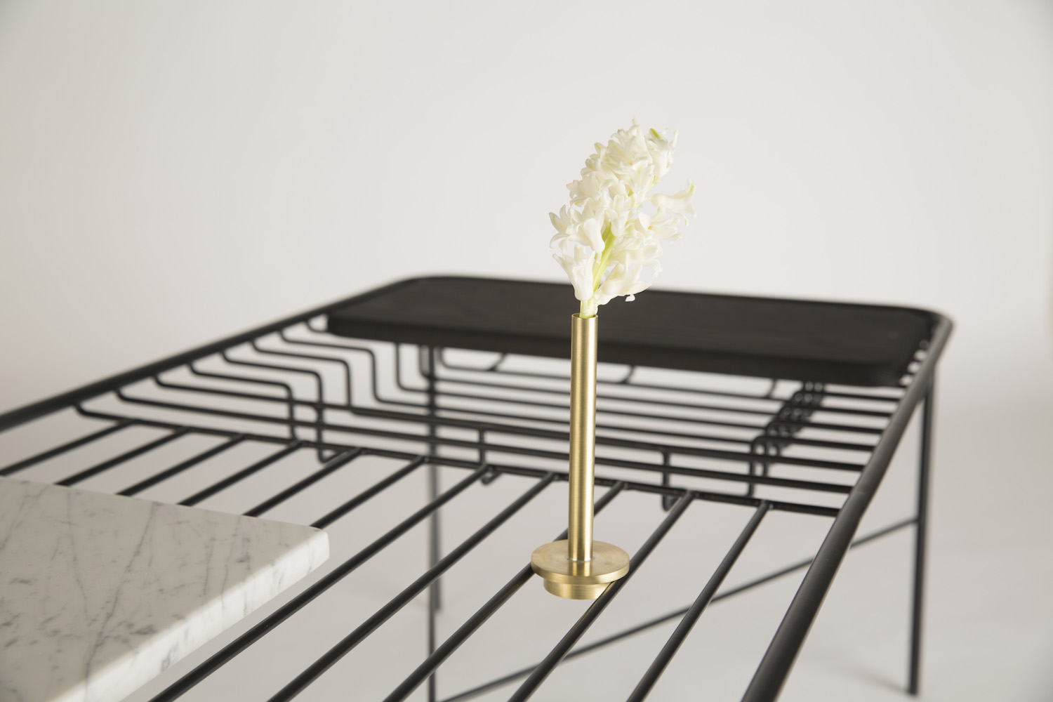 线系列咖啡桌 | 乔治·赖丁的被动-- 主动物体关系探索-11