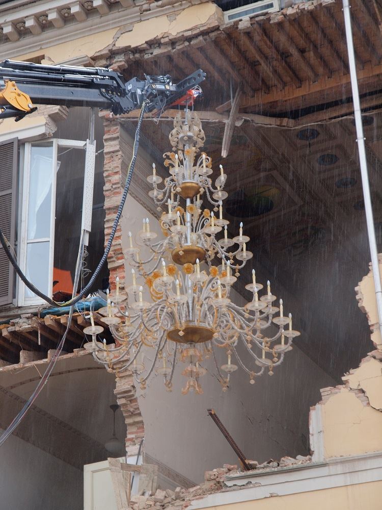 意大利圣阿戈斯蒂诺市政厅华美吊灯重焕新生-7