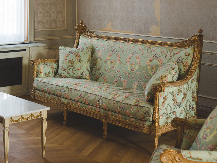 比利时 300 年历史古宅变身家具艺术展厅-19