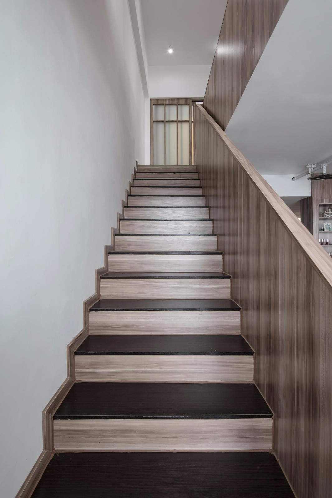 微风美甲店 | 现代简约风格演绎美甲空间-3