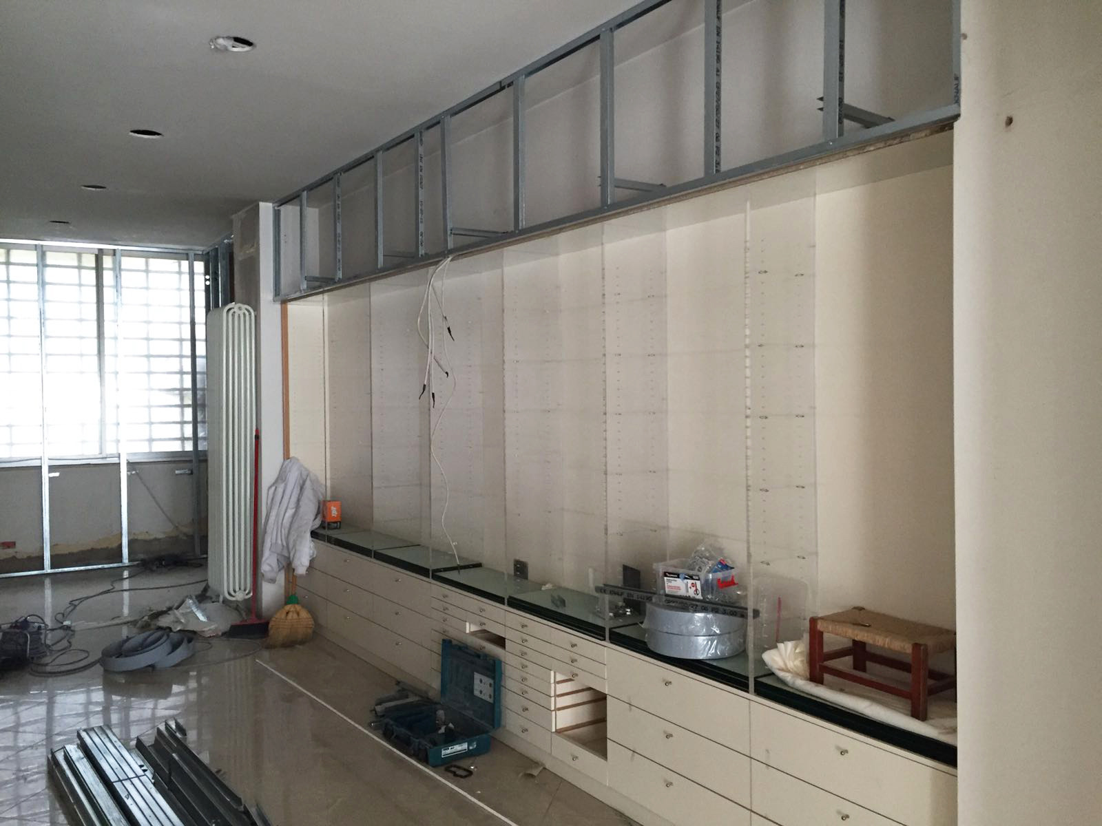 历史建筑中的香氛店重生-15