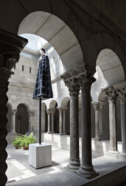 天堂物体 · 时尚与中世纪基督教艺术的对话-2