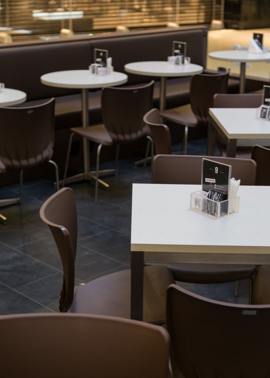 巧克力主题咖啡馆设计-19