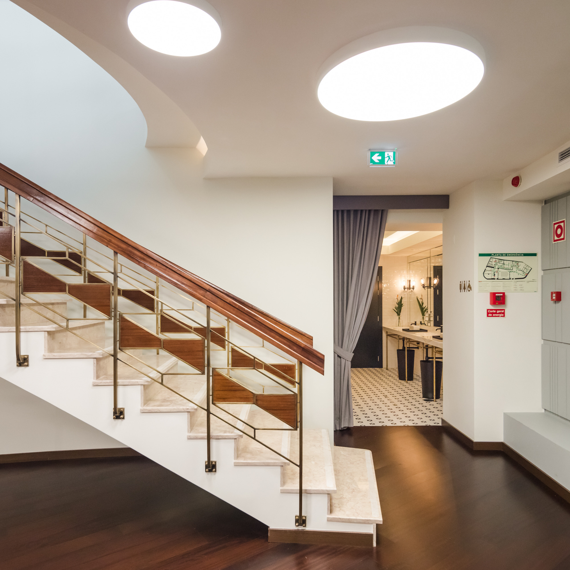 葡萄牙波尔图历史建筑“A Brasileira”酒店的修复与新生-47