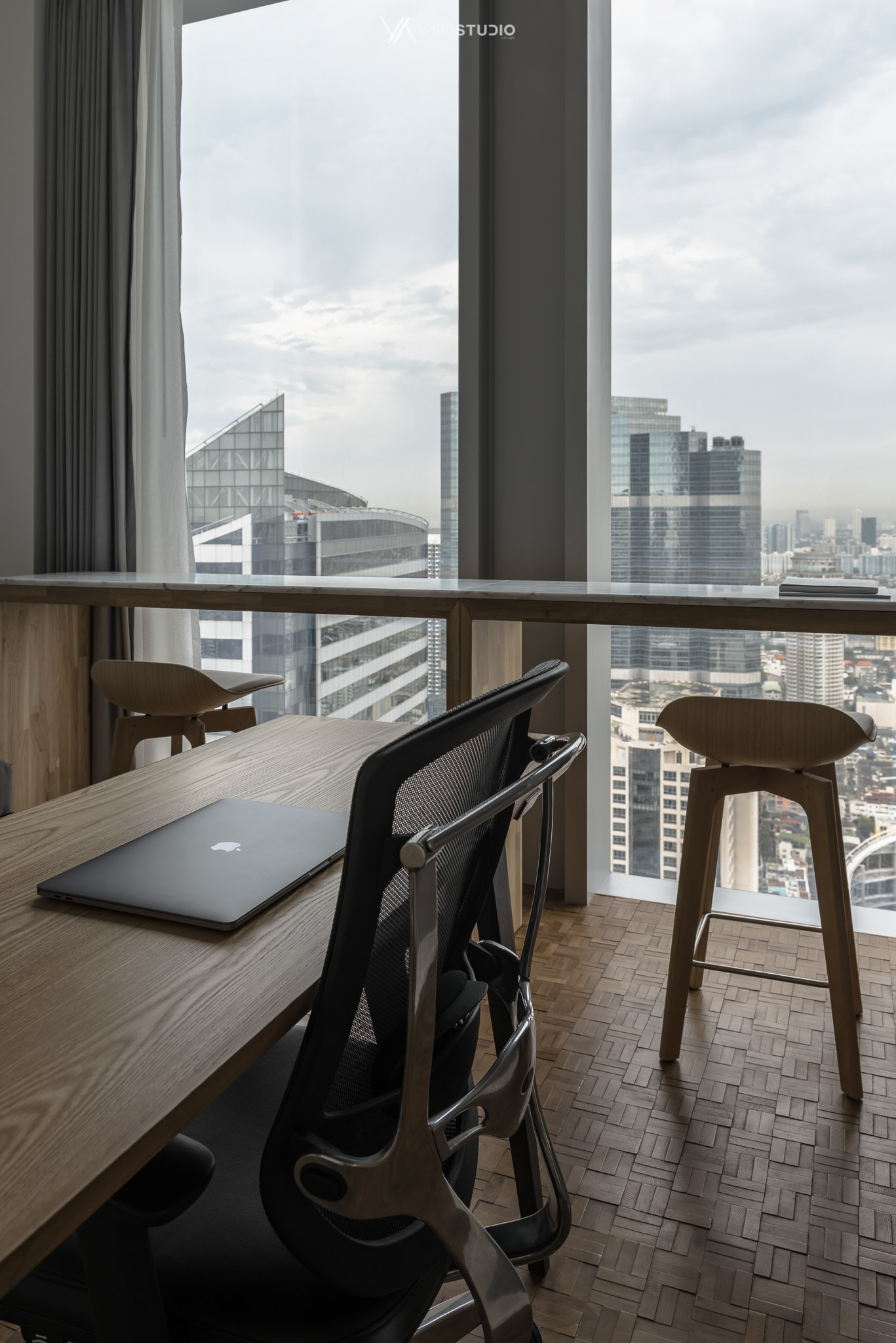 10DK 打造现代私密住宅，展现简约生活美学-11