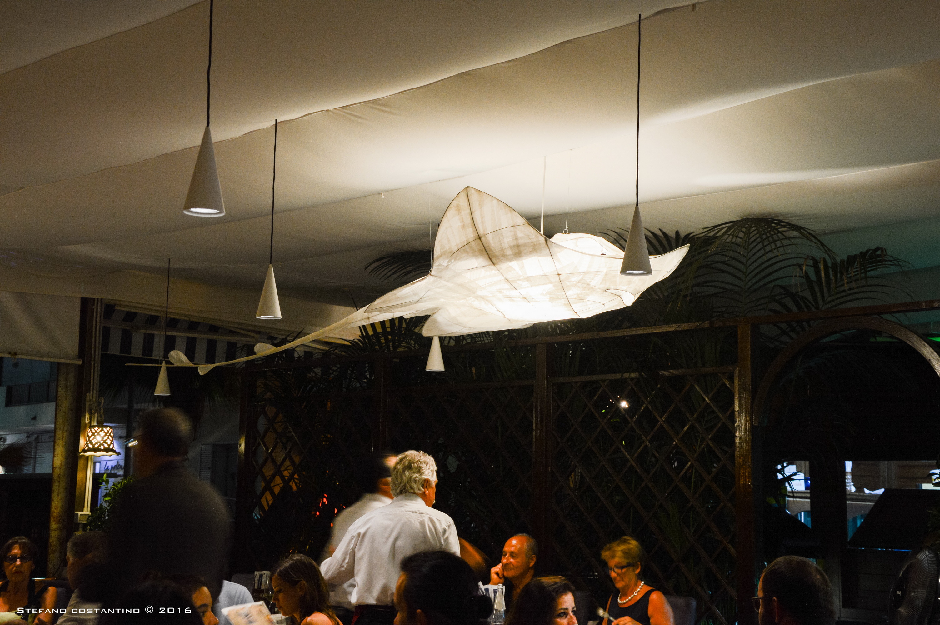 光怪陆离的海底餐厅-9