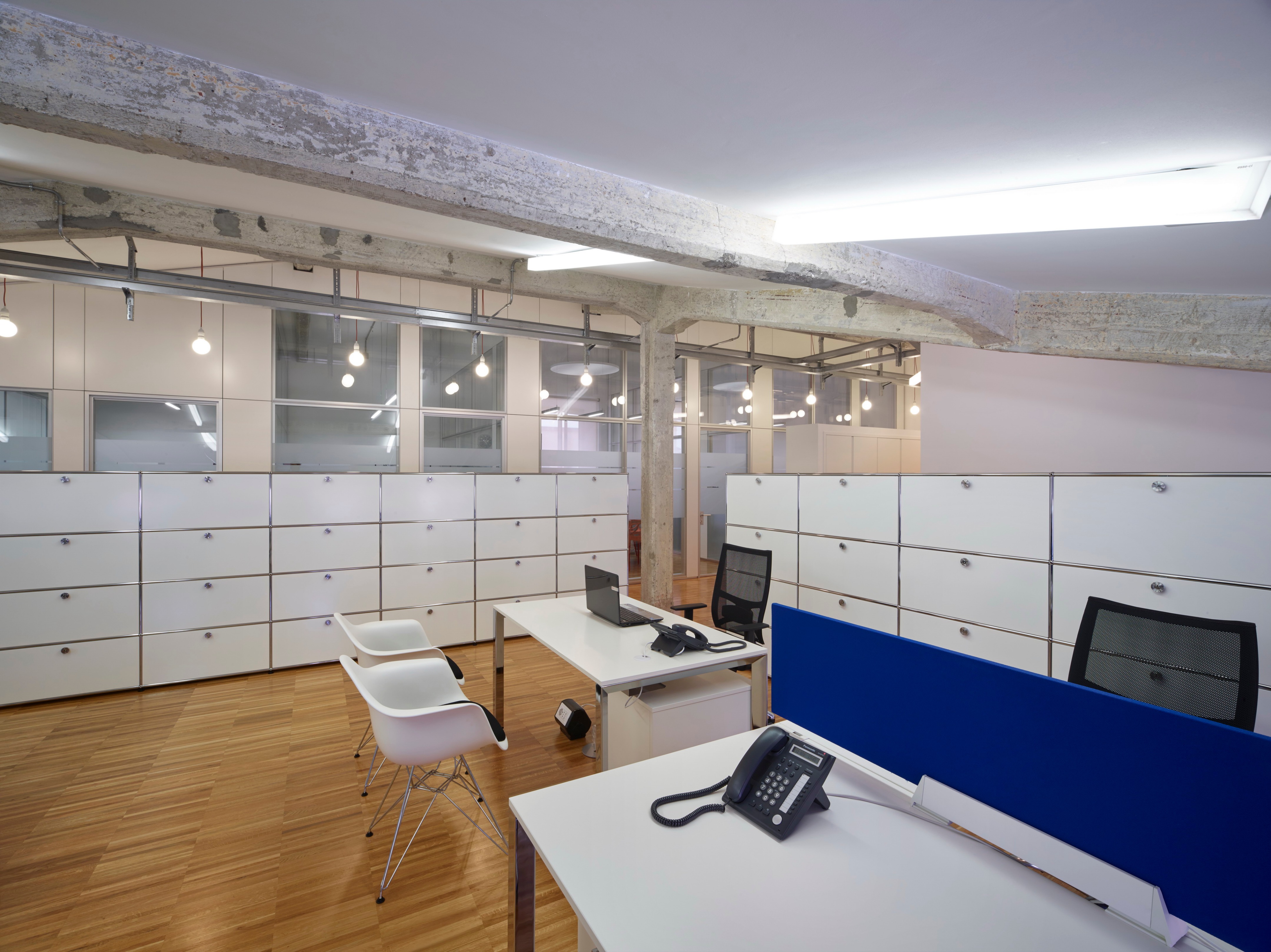 罗马保险公司的现代模块化办公室-11