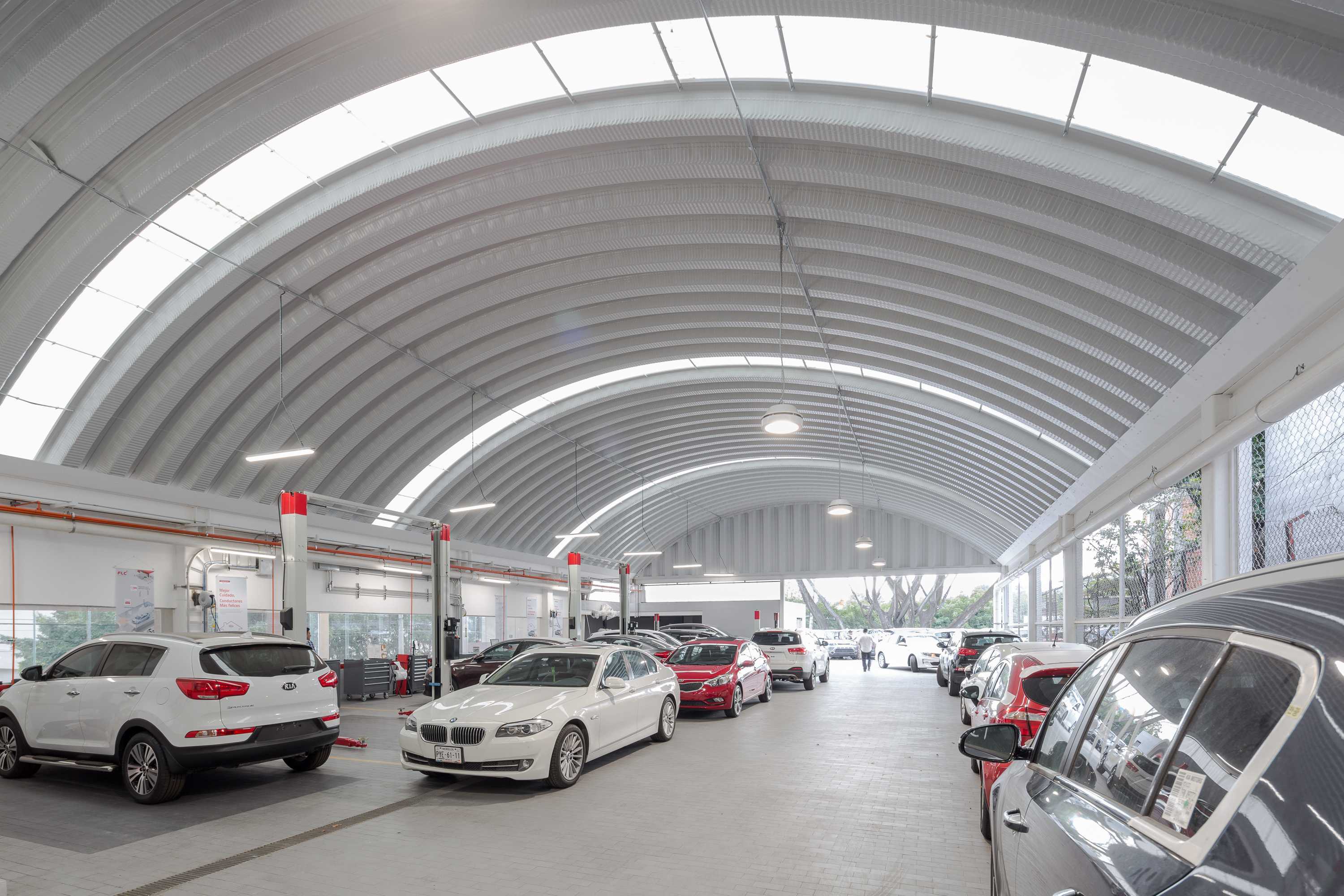 KIA Cuernavaca 商业展示厅-11