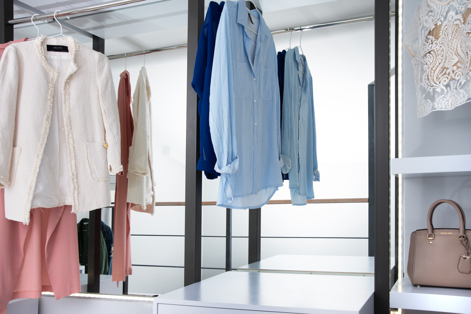 功能至上,简约时尚的私人更衣室-15