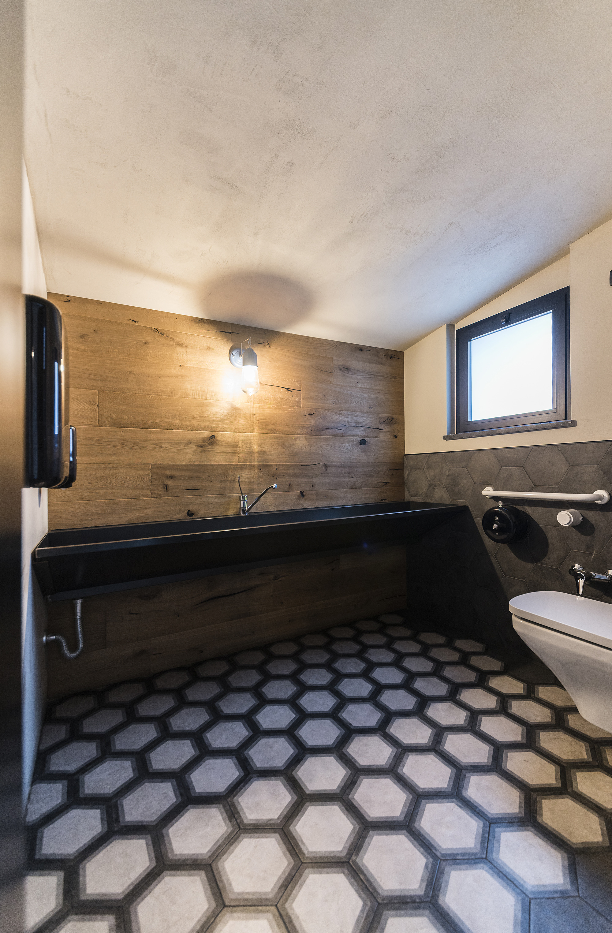 意大利餐厅“Terra”系列瓷砖的优雅演绎-11