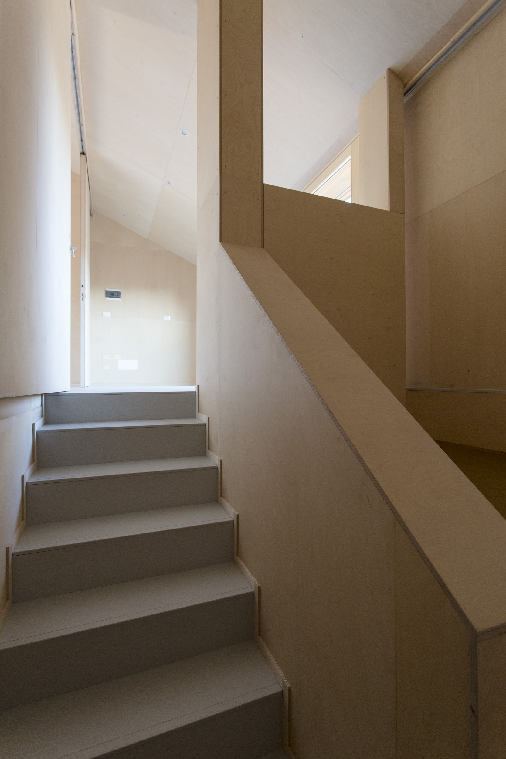 Milanese 三层住宅的翻新与扩建-23